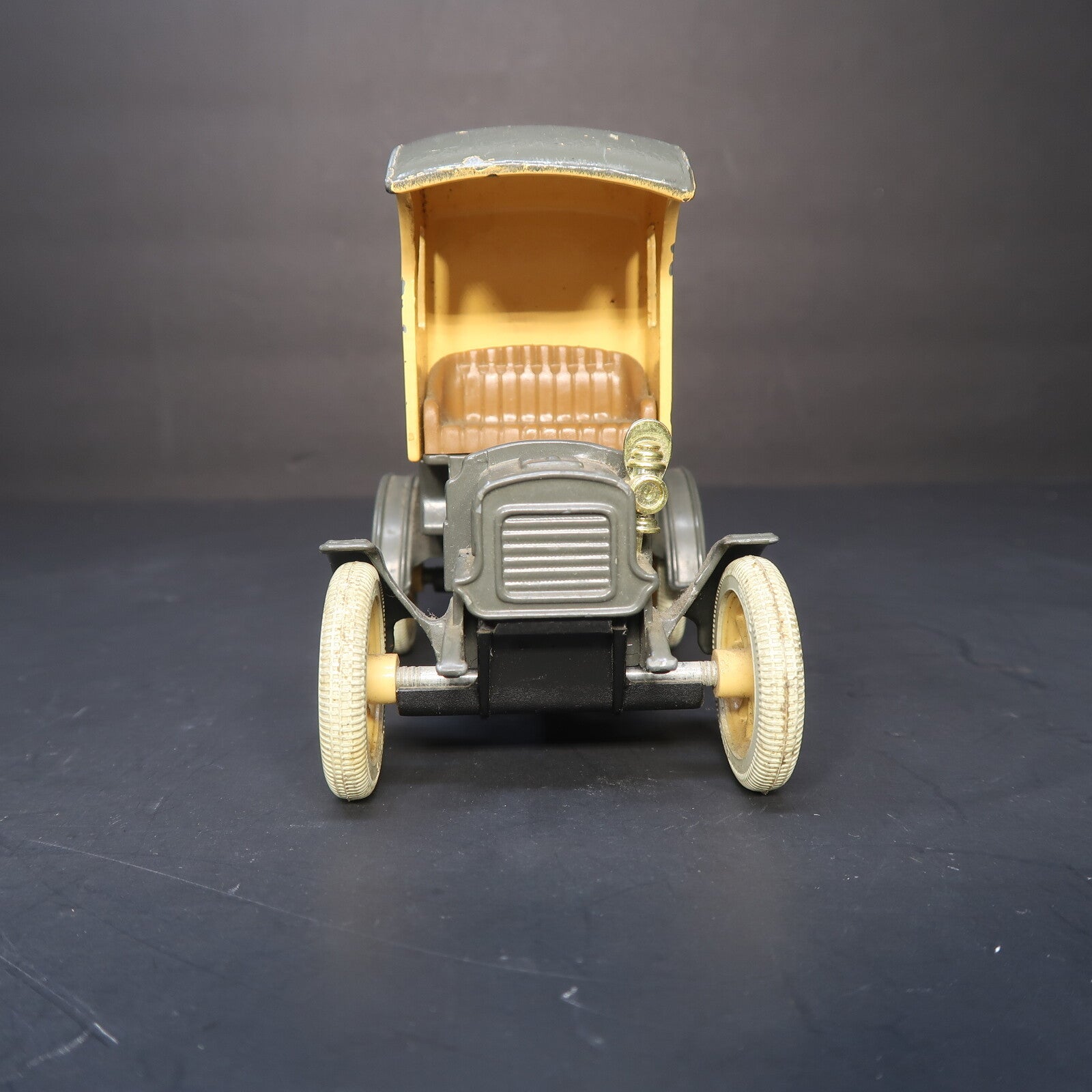 The ERTL CO. CASE Replica 1905 FORD's FIRST Deliver Car Made In USA