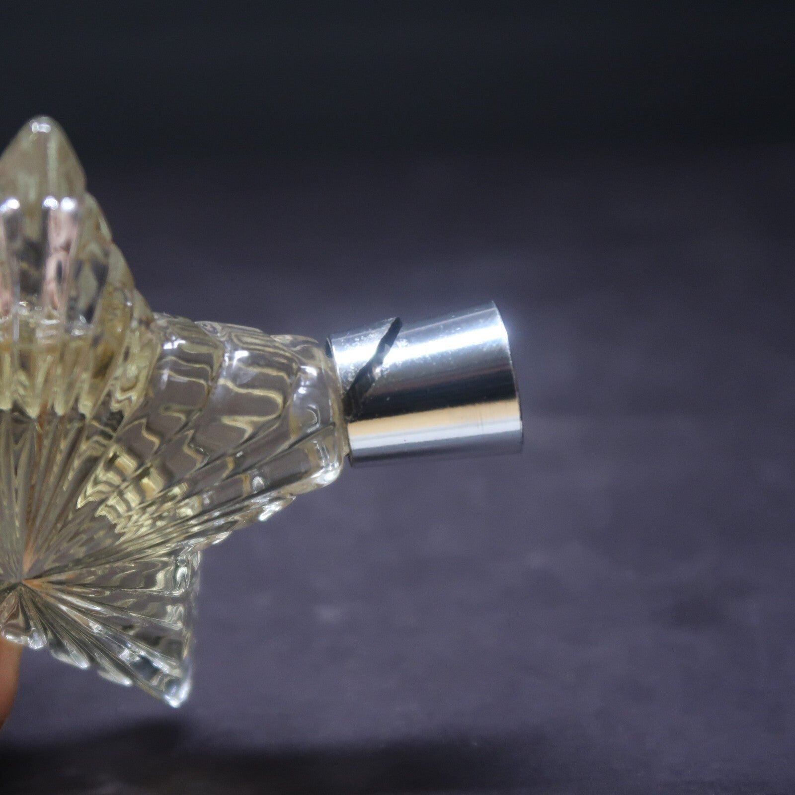 Avon Imari Star Decanter Eau De Cologne 1.7 fl. oz. (The Cap Is Broken)