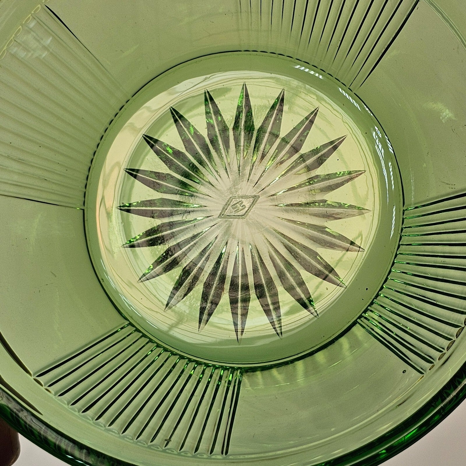 Heisey Pleat & Panel Moongleam Handled Nut Bowl