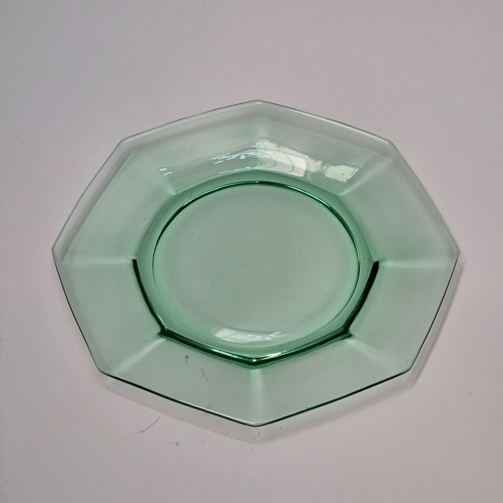 Heisey 7 3/4" Ribbed Octagonal Green Moongleam Glass Salad Dessert Plate