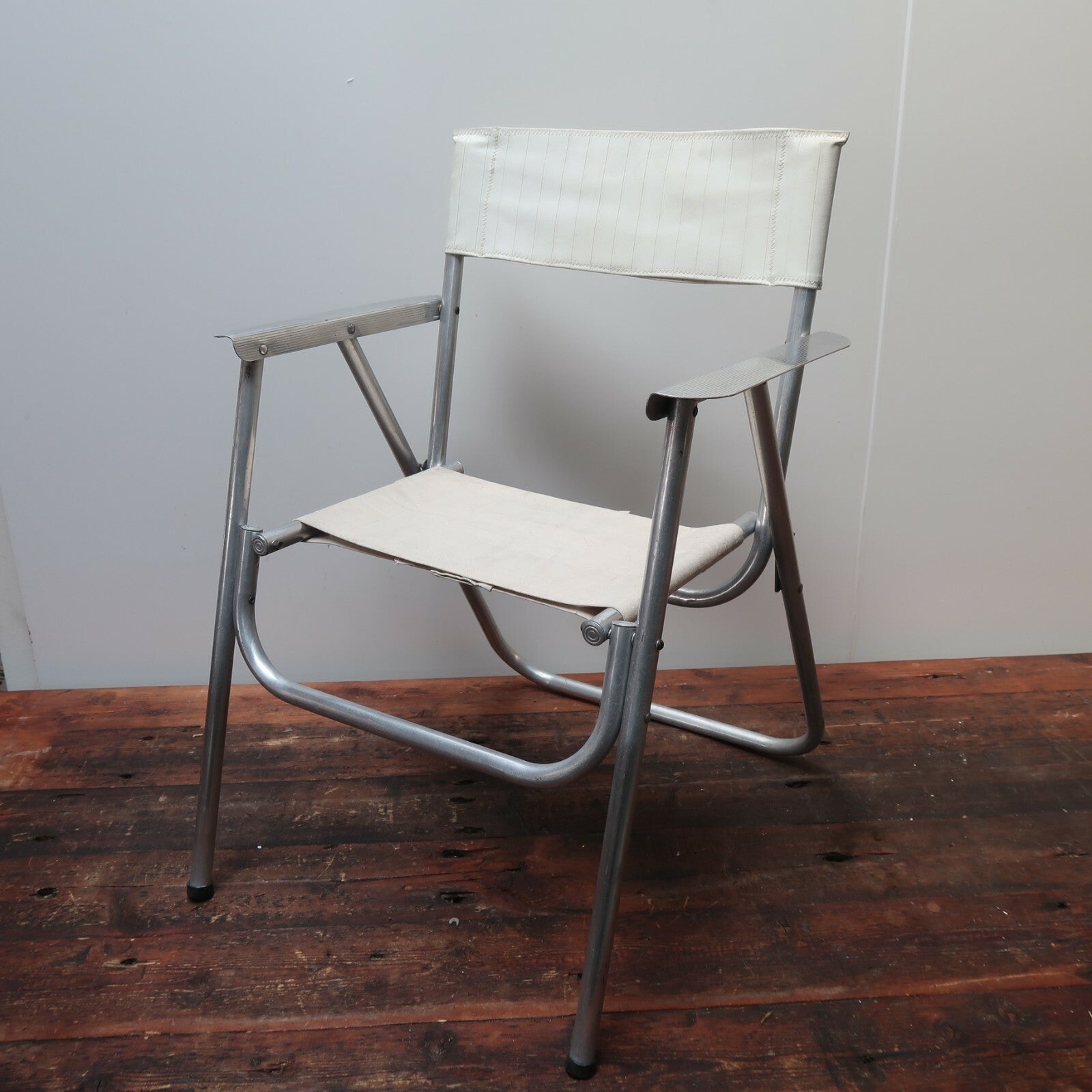Vintage Aluminum Lawn Beach Chair With Canvas Seat