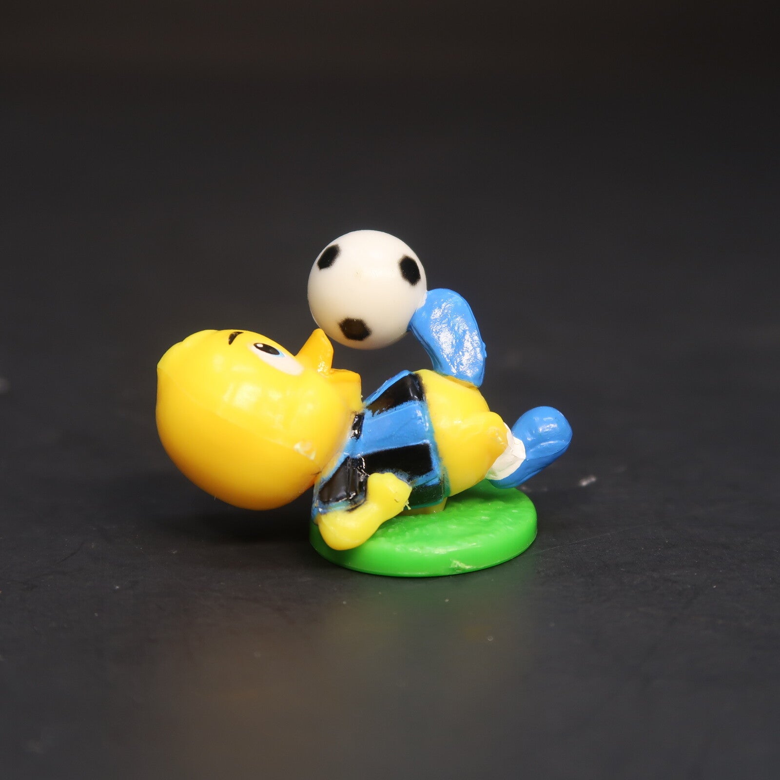 Lot of 10 Soccer Players Mini figures 1.5" to 1.75" each
