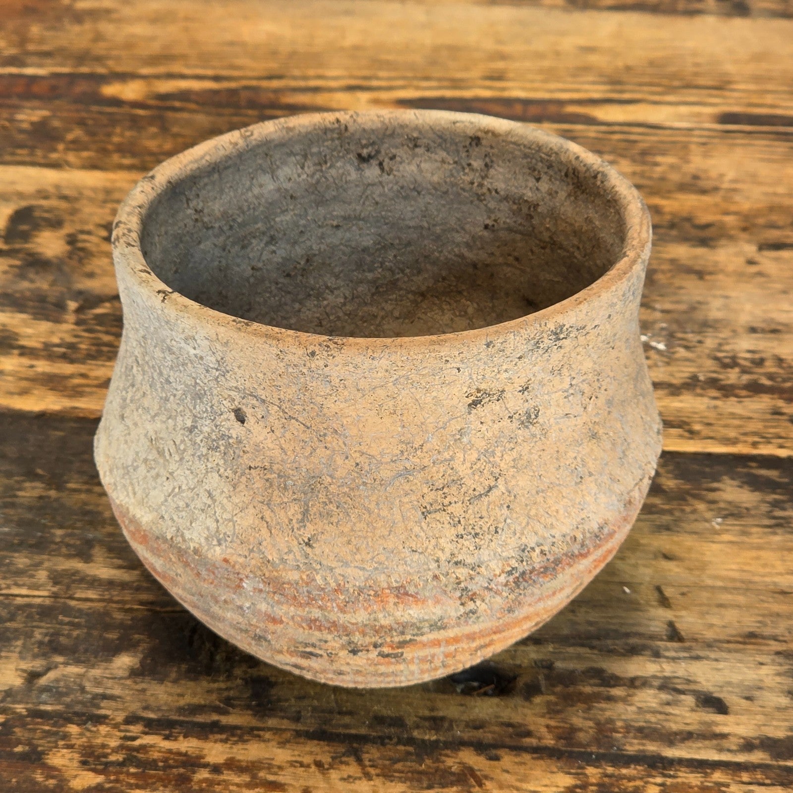 Ancient-Style Red Painted Jar with Cord Impressions East to Central Asian Style