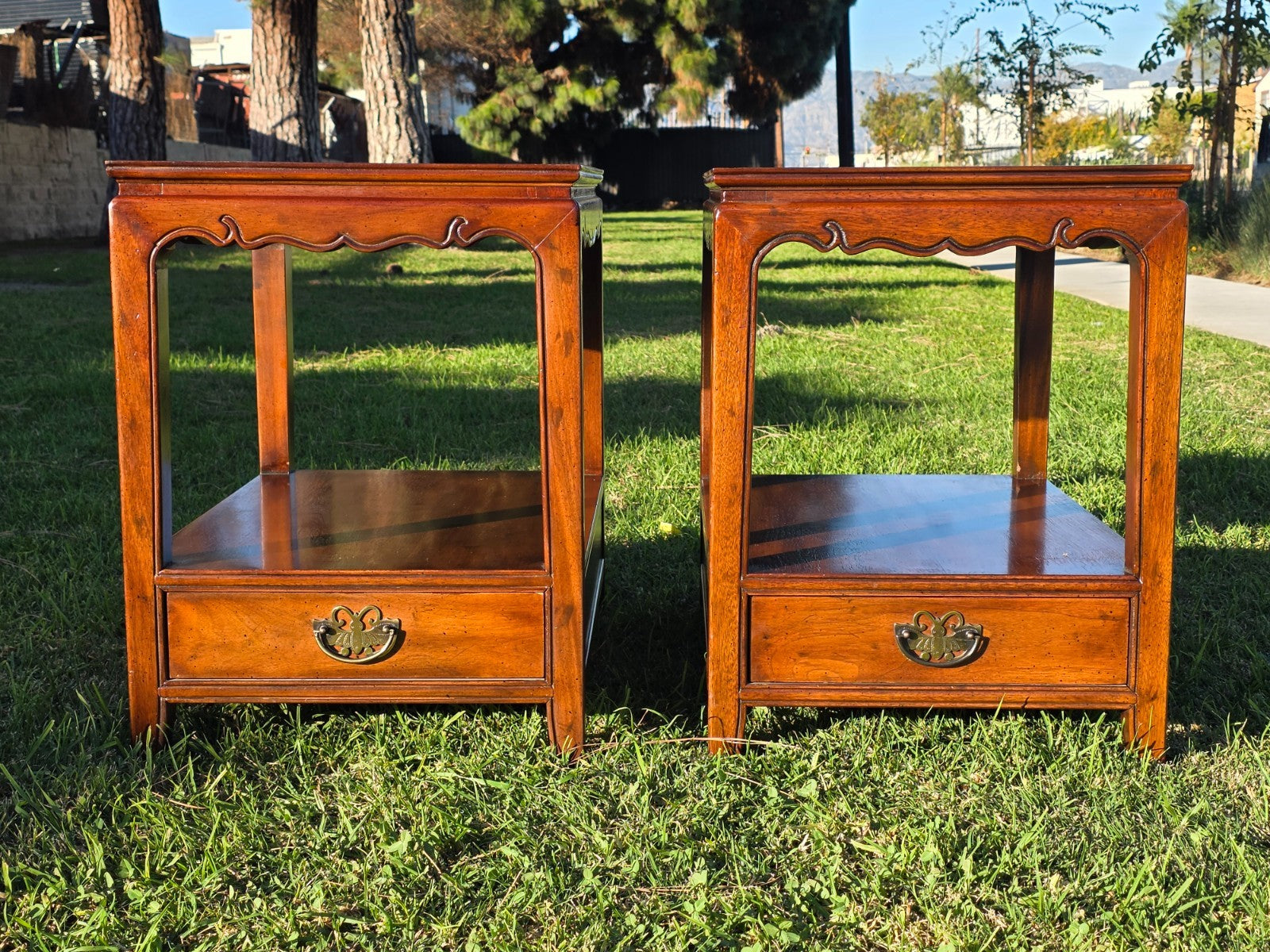 Pair of Henredon Wooden Side Tables / End Tables