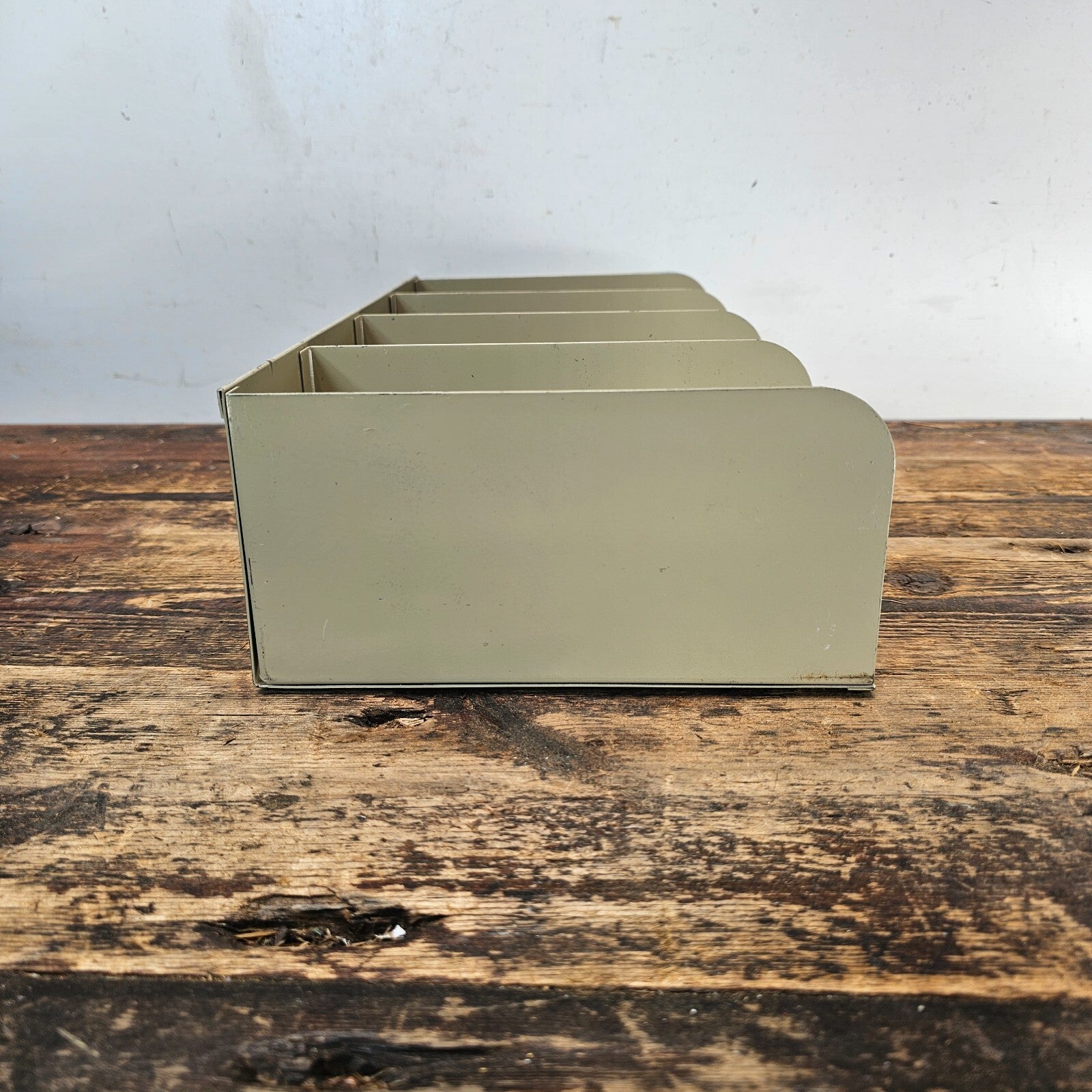 MMF Industries 4-Pocket Wall-Mounted / Desktop Steel Check Holder Light Beige
