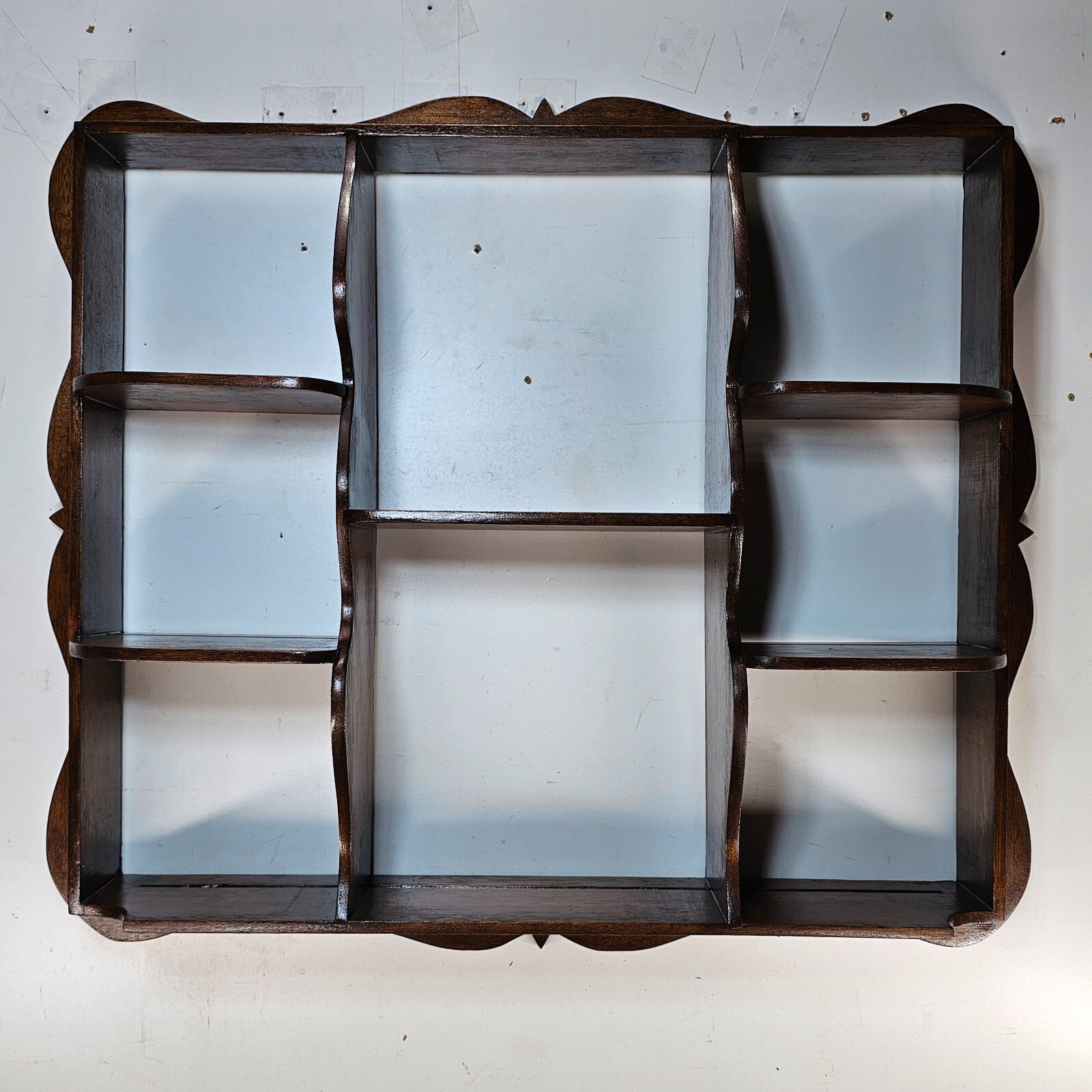 Vintage Decorative Wall Shelf with Scalloped Edge Plate Groove 32"W x 27.5"H