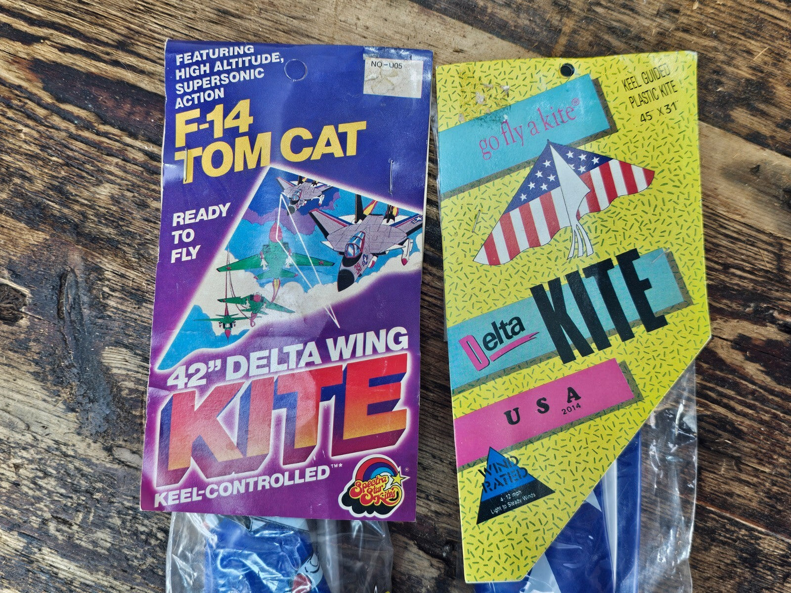 2 NOS Vintage 90s Spectra Star Kite  & Go Fly A Kite Delta Wing