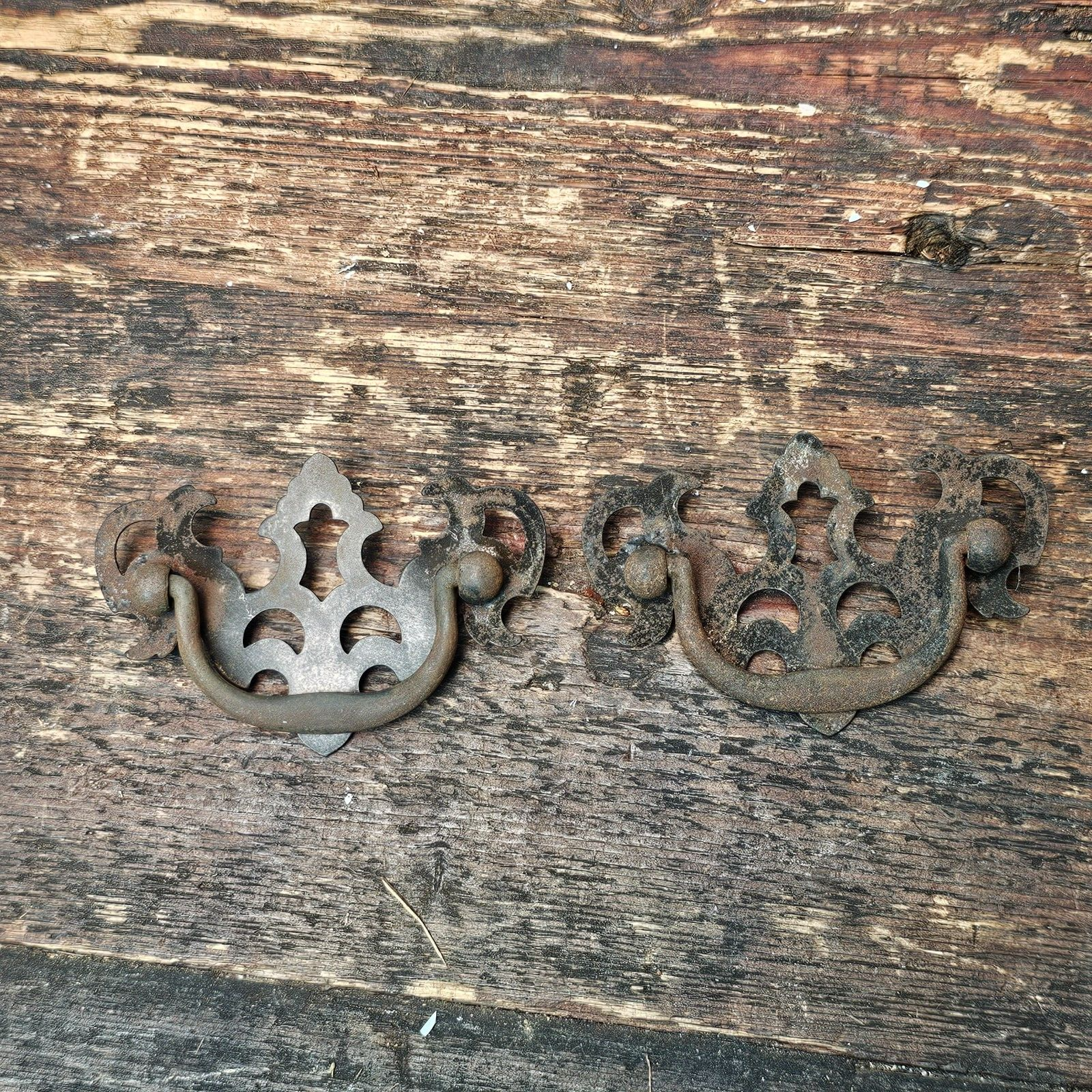 Set of 2 Vintage Rustic Drawer Pulls (D)