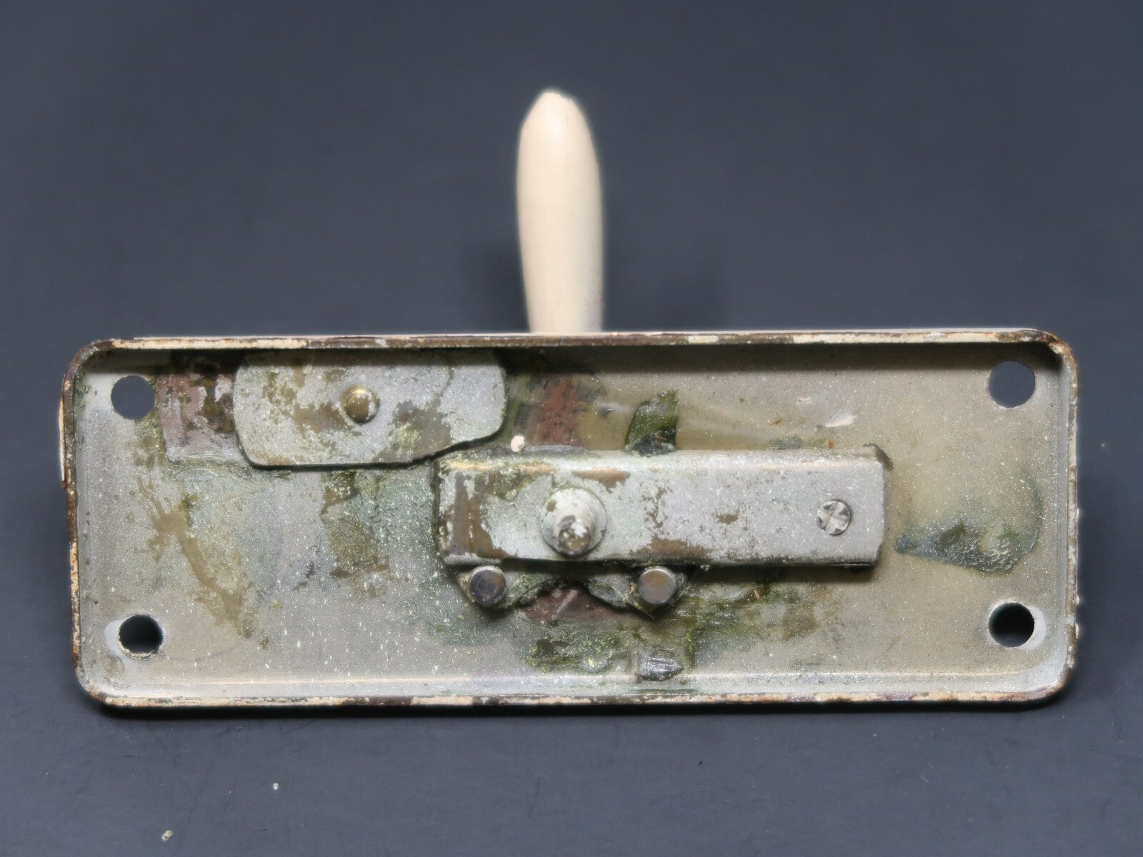 Antique Window Sash Lock Latch Hardware Lever With Lock Shabby Chic White (A)