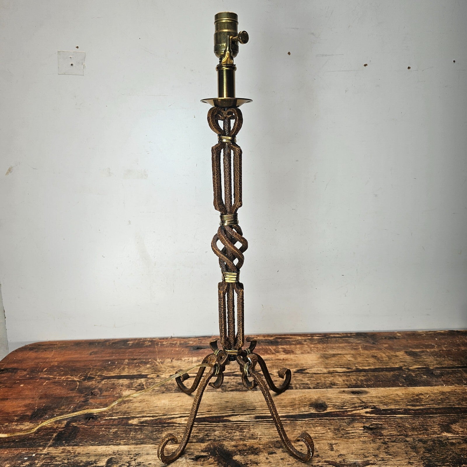 Antique-Style Metal Table Lamp 24.5"H