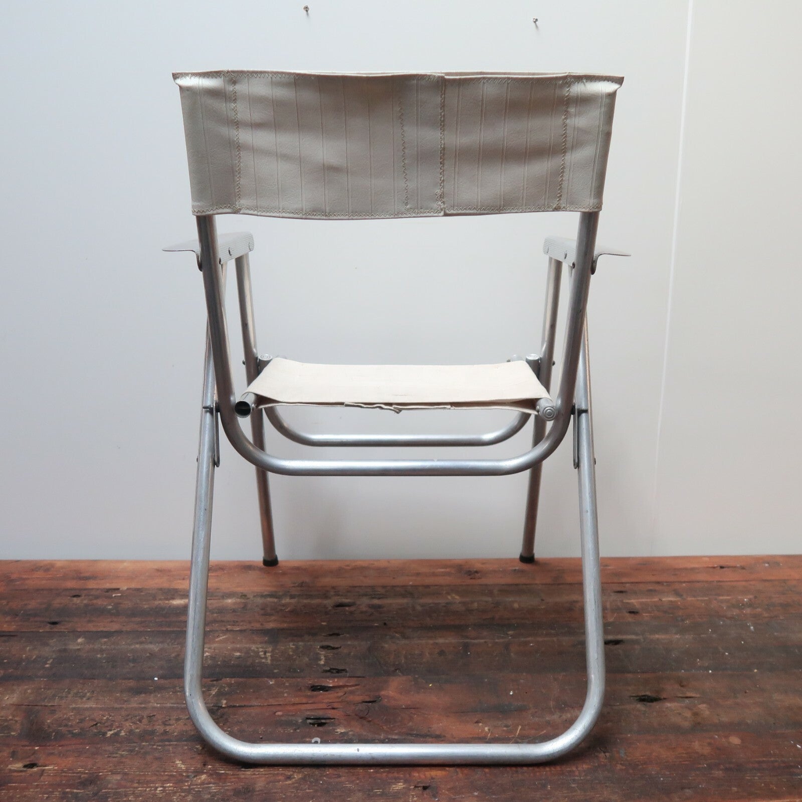 Vintage Aluminum Lawn Beach Chair With Canvas Seat