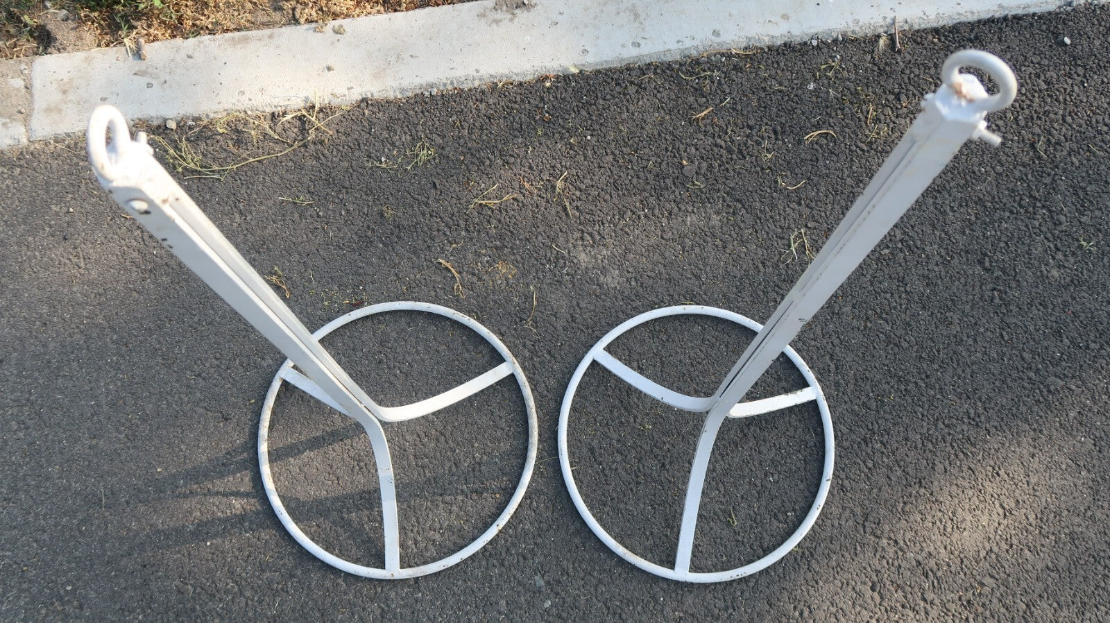 2 Vintage Free Standing Steel Stanchions 40.5" White Aisle Divider (D)