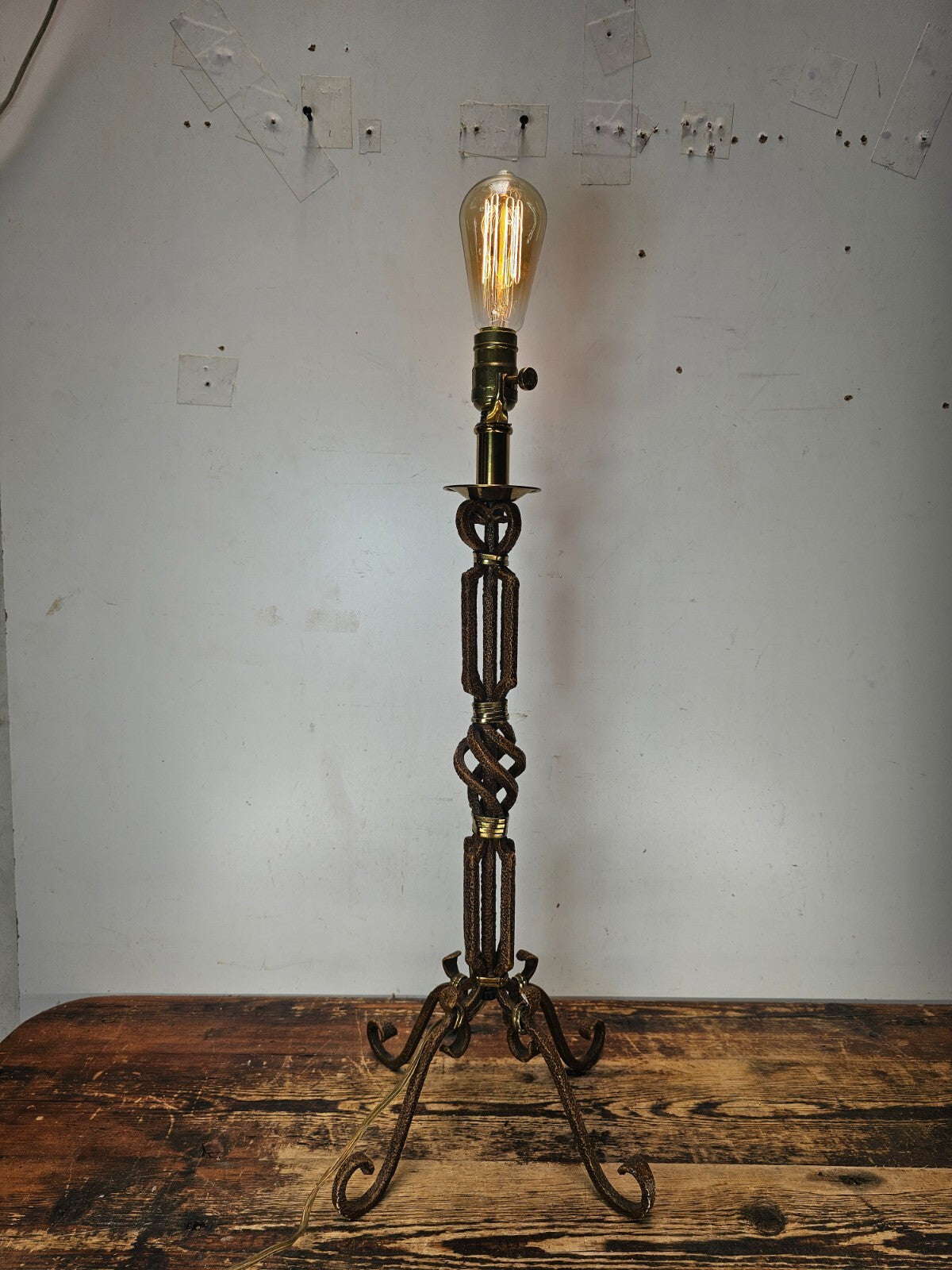 Antique-Style Metal Table Lamp 24.5"H