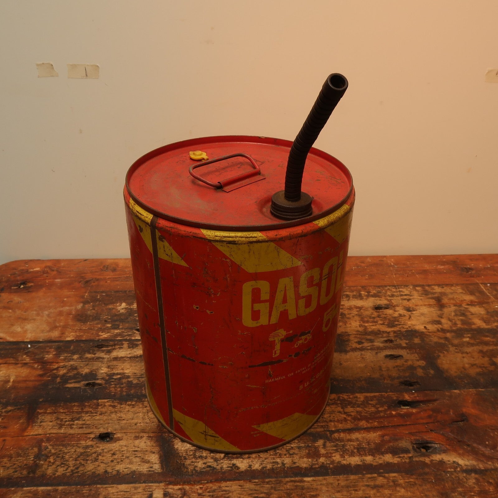 Bennett Industries 5 Gallon Gas Can 11" Dia x 14" H (No leakage)