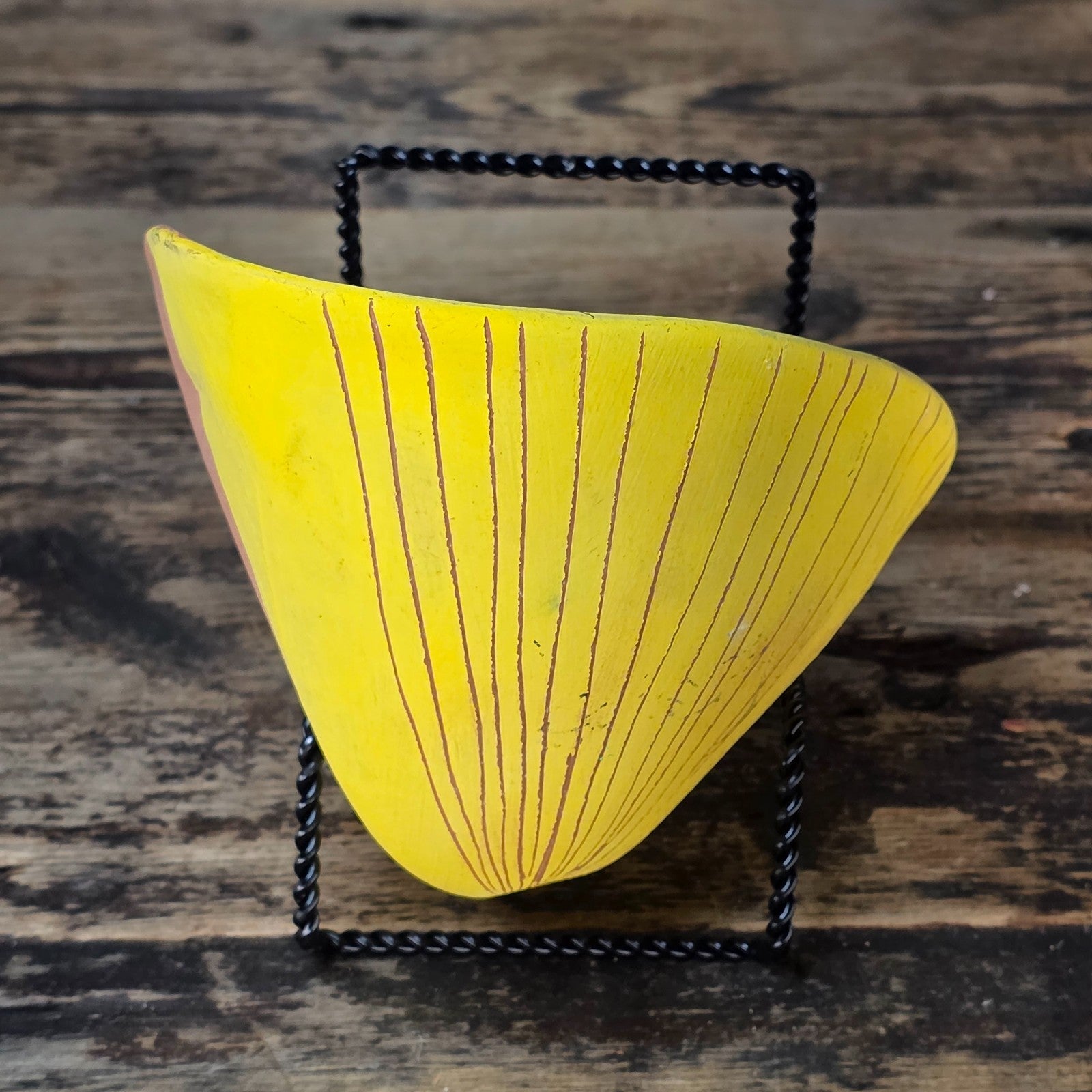 Handmade Terracotta Wall Pocket (Yellow / Vertical Lines)