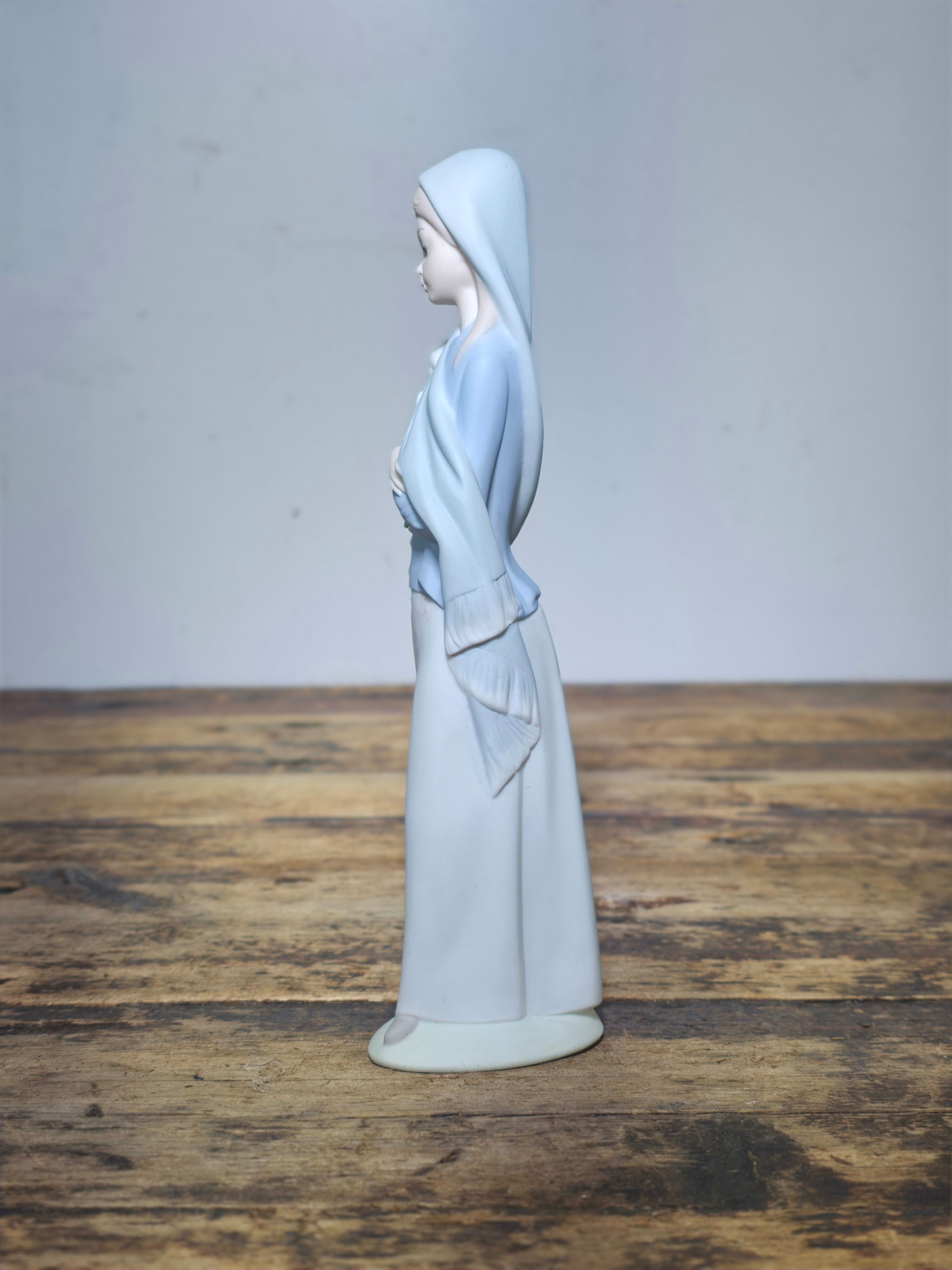 Rare Matte Finish Lladro #4650 "Girl with Calla Lilies" Figurine - Made in Spain (As-Is)
