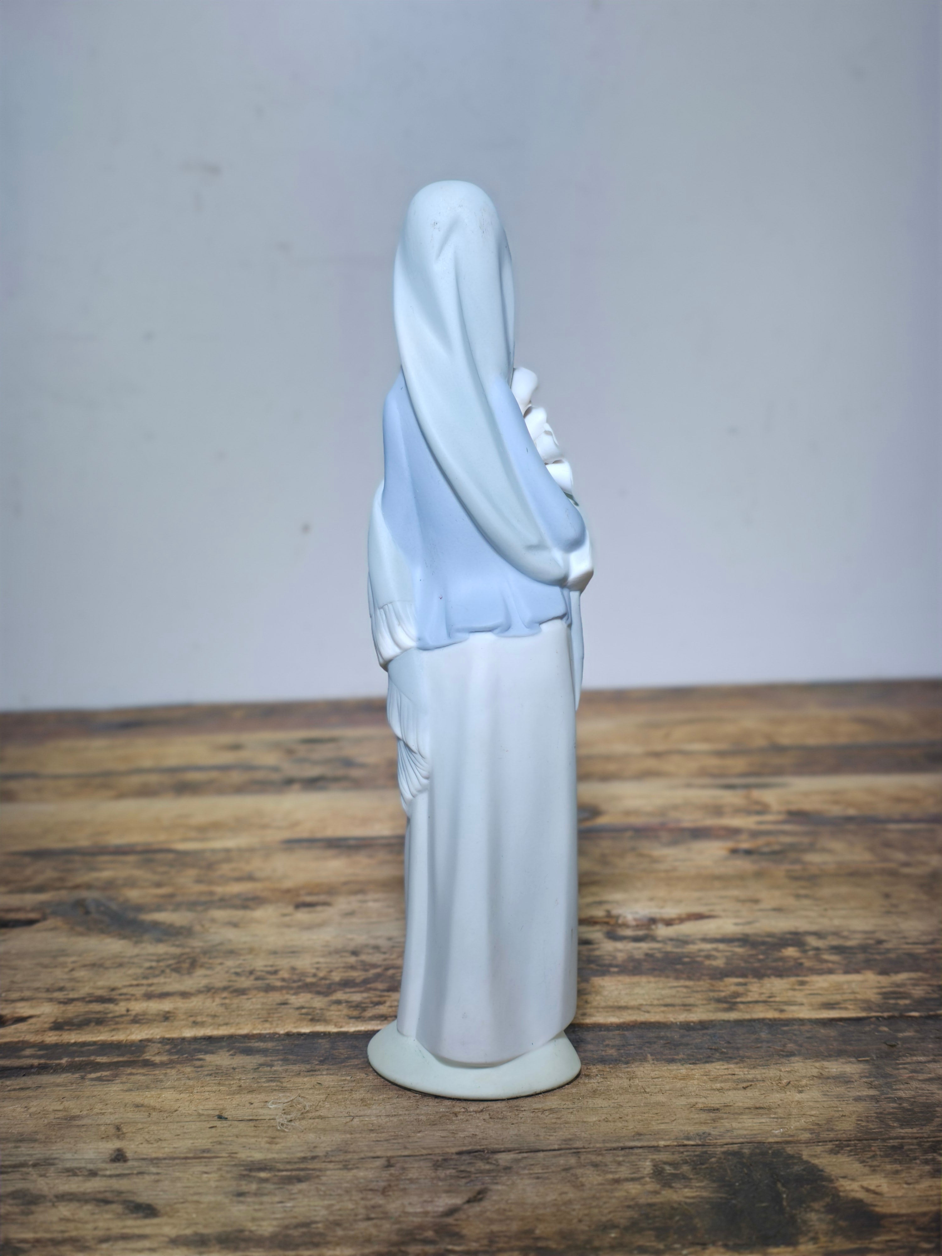 Rare Matte Finish Lladro #4650 "Girl with Calla Lilies" Figurine - Made in Spain (As-Is)