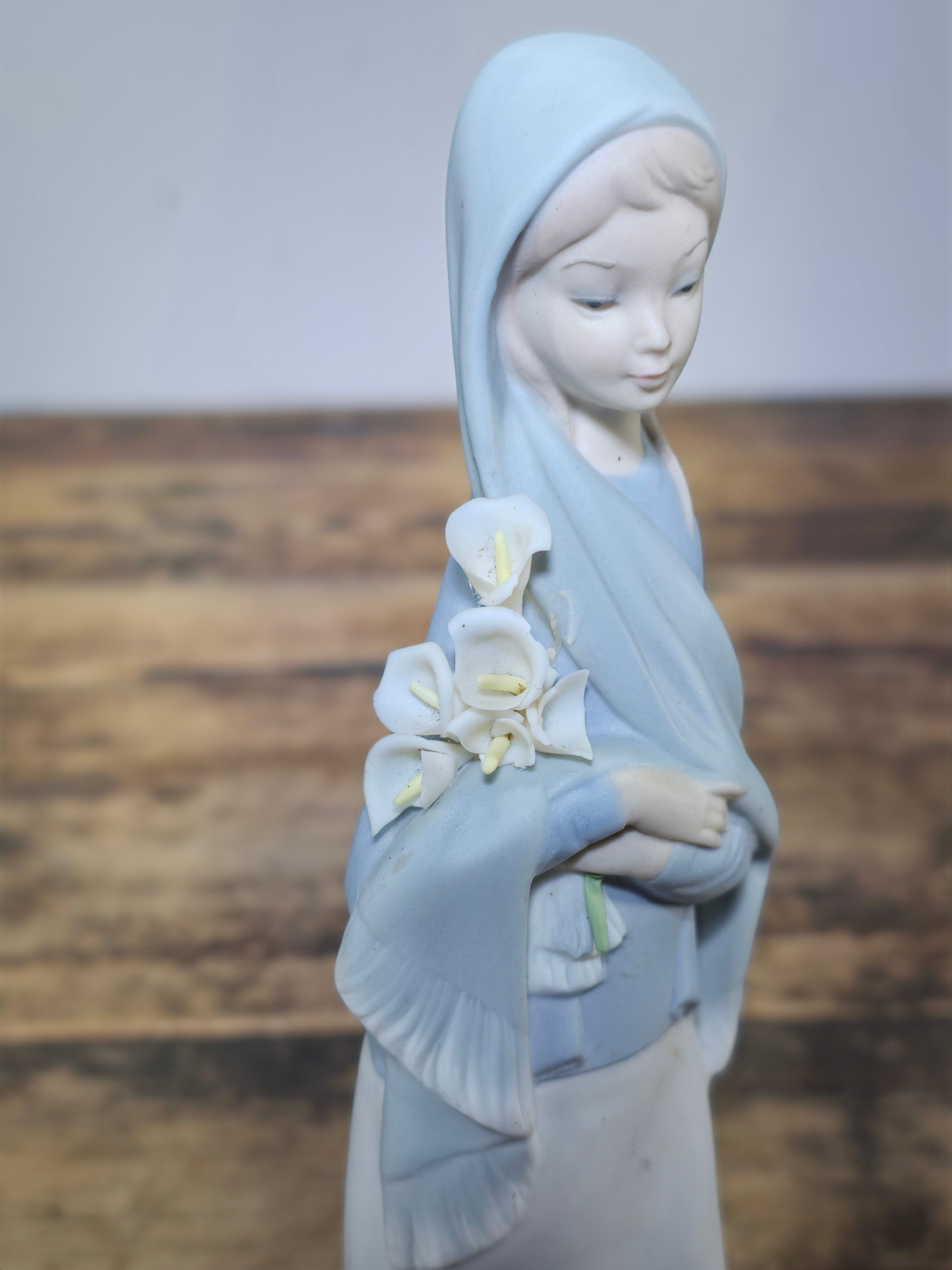 Rare Matte Finish Lladro #4650 "Girl with Calla Lilies" Figurine - Made in Spain (As-Is)