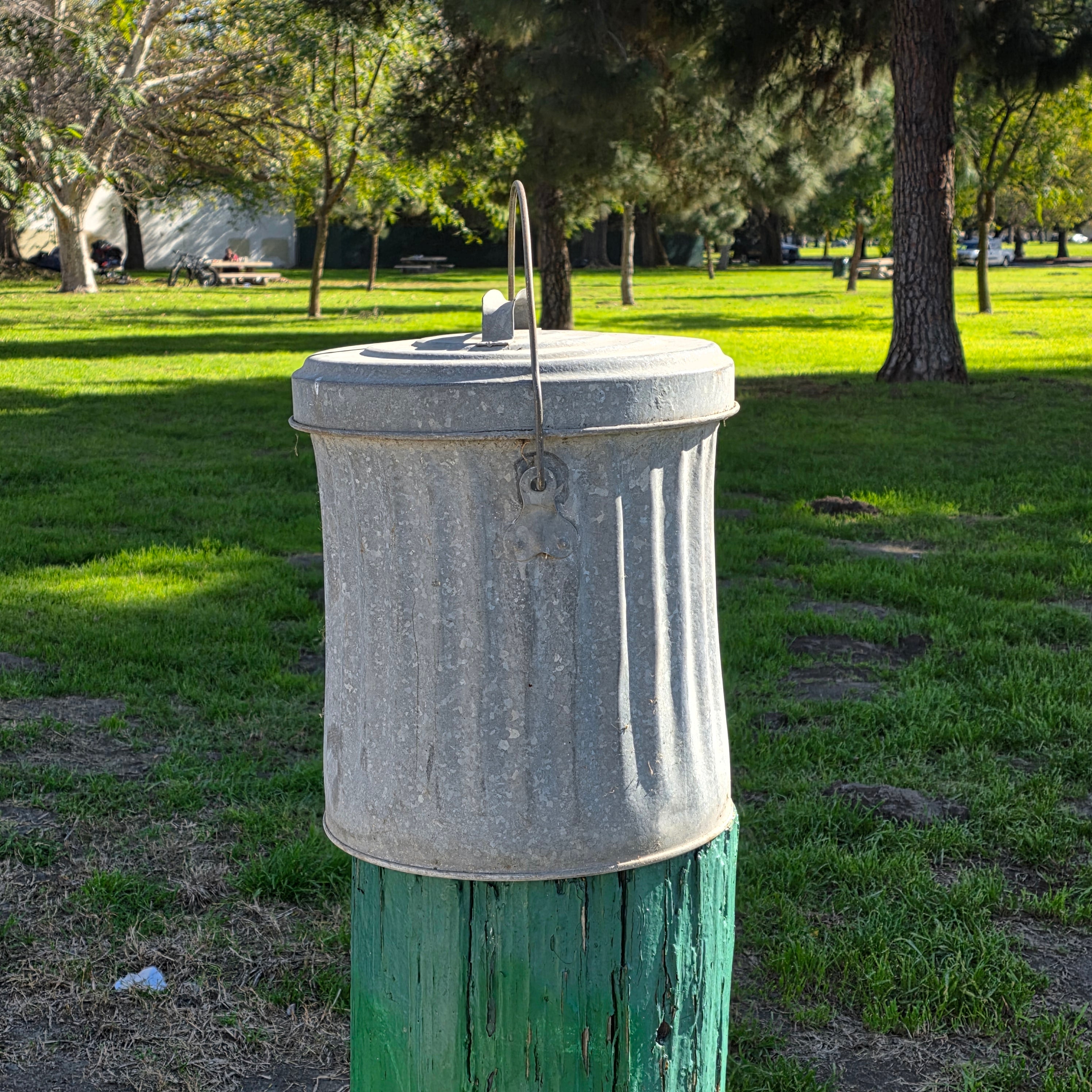 Vintage Galvanized Metal Mini Trash Can with Lid - 4 Gallon - Industrial Decor