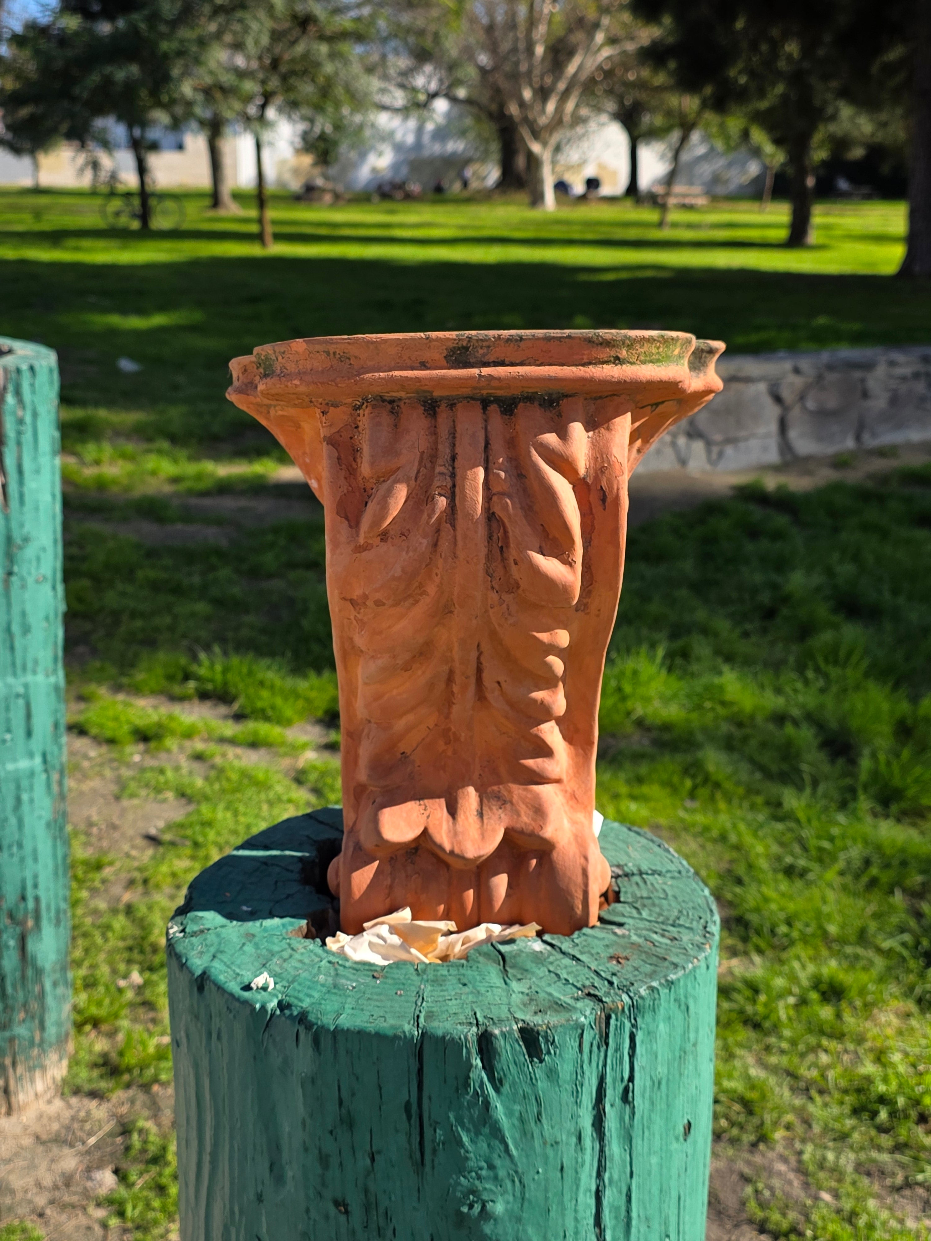 Vintage Italian-Style Terracotta Wall Planter - Acanthus Leaf Scroll Corbe 13.5"