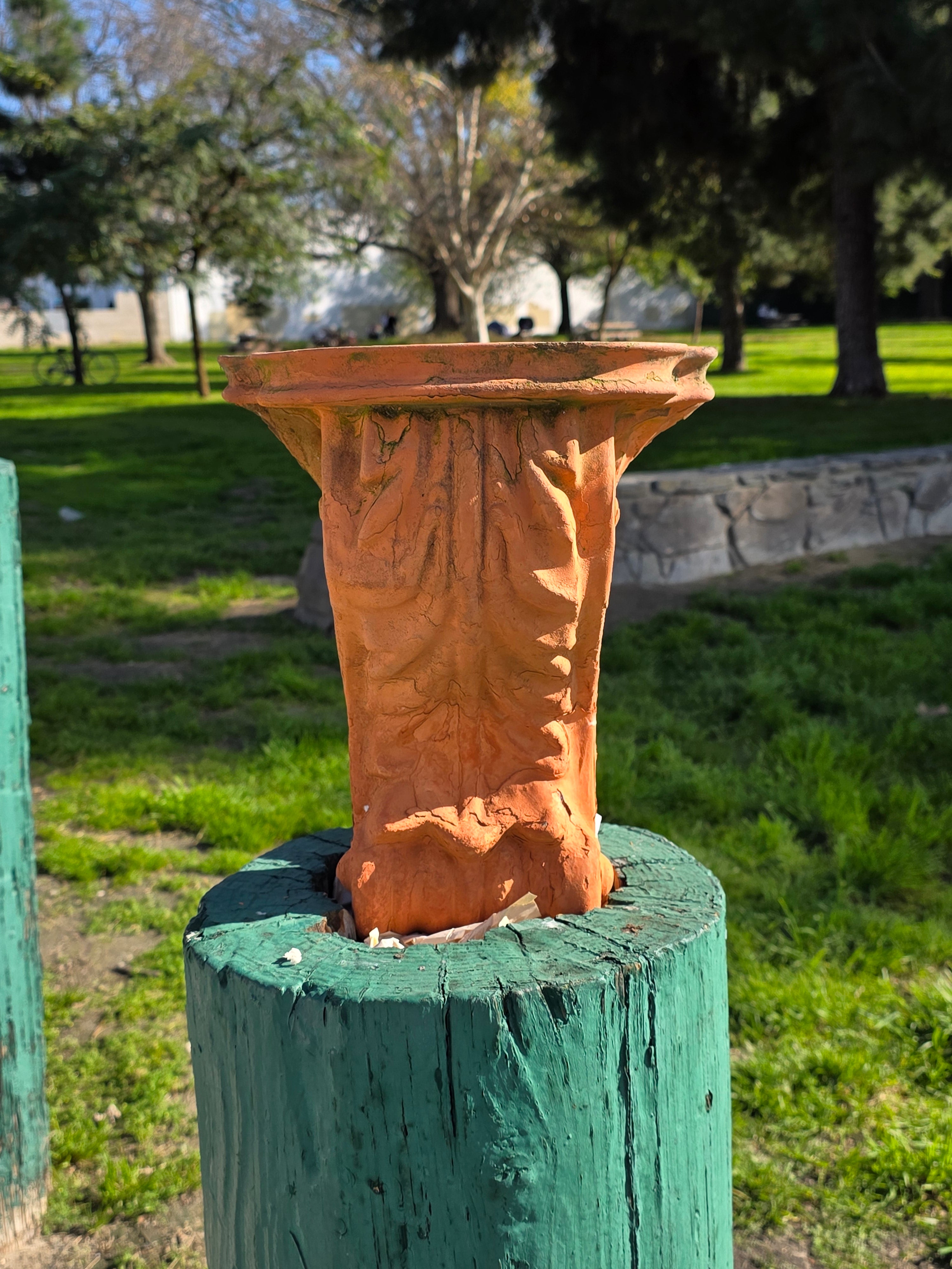Vintage Italian-Style Terracotta Wall Planter - Acanthus Leaf Scroll Corbe 13.5"