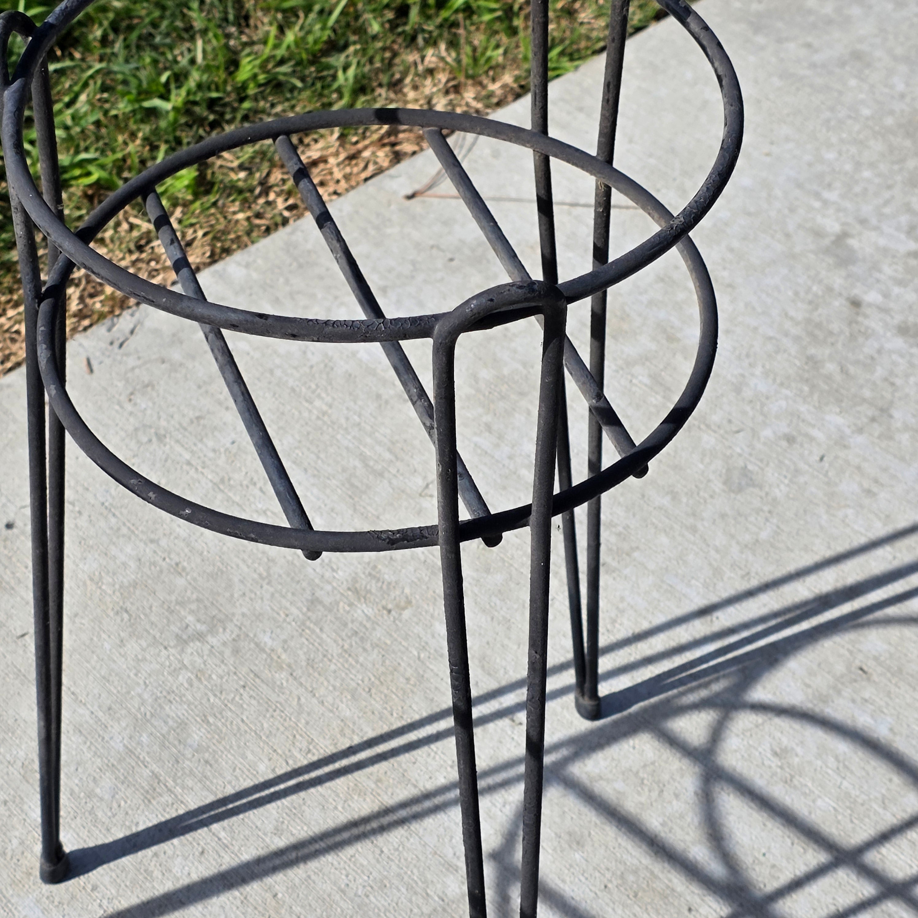 Pair of Vintage Mid-Century Modern Stackable Hairpin Leg Iron Plant Stands 21"H
