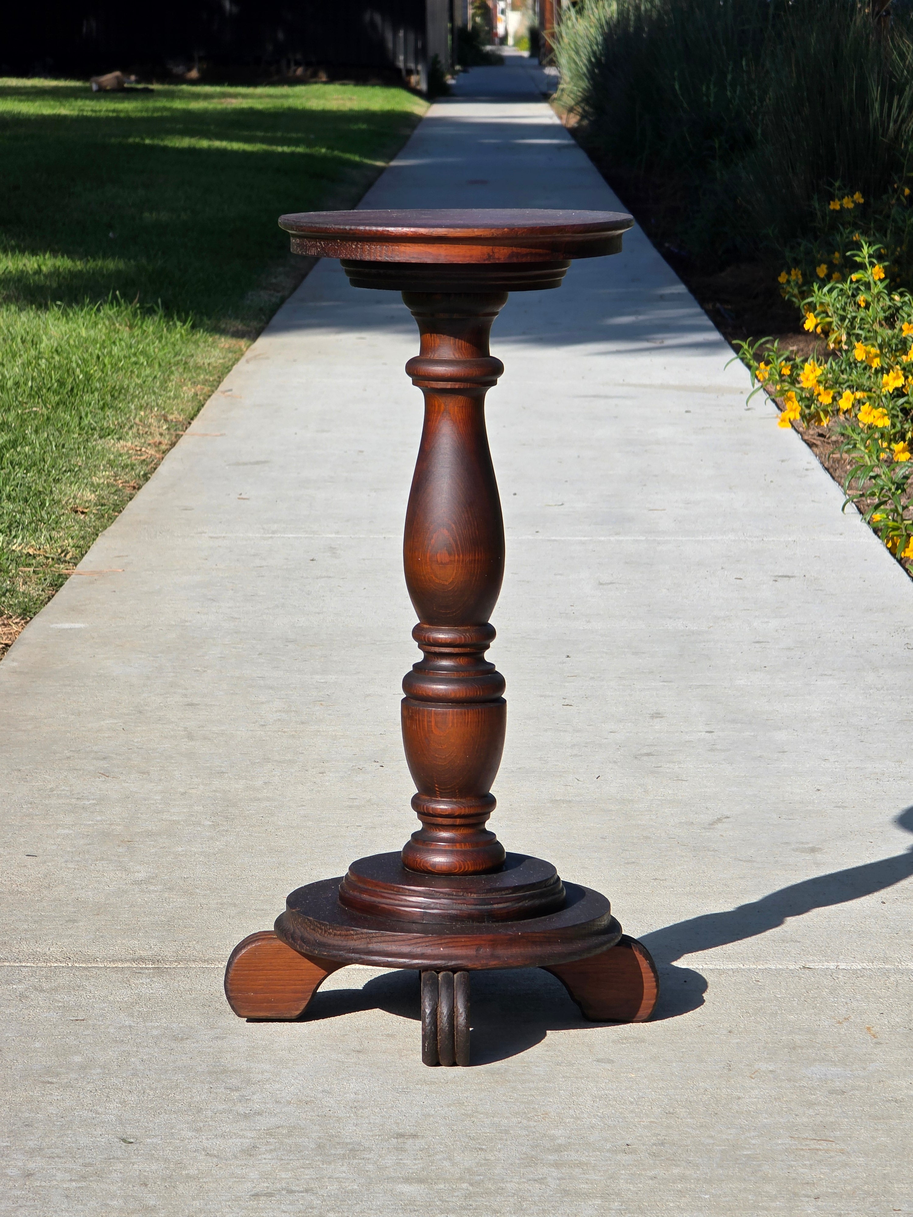 Vintage Round Pedestal Table / Spindle-Turned Stem & 4-Leg Plant Stand 25"H