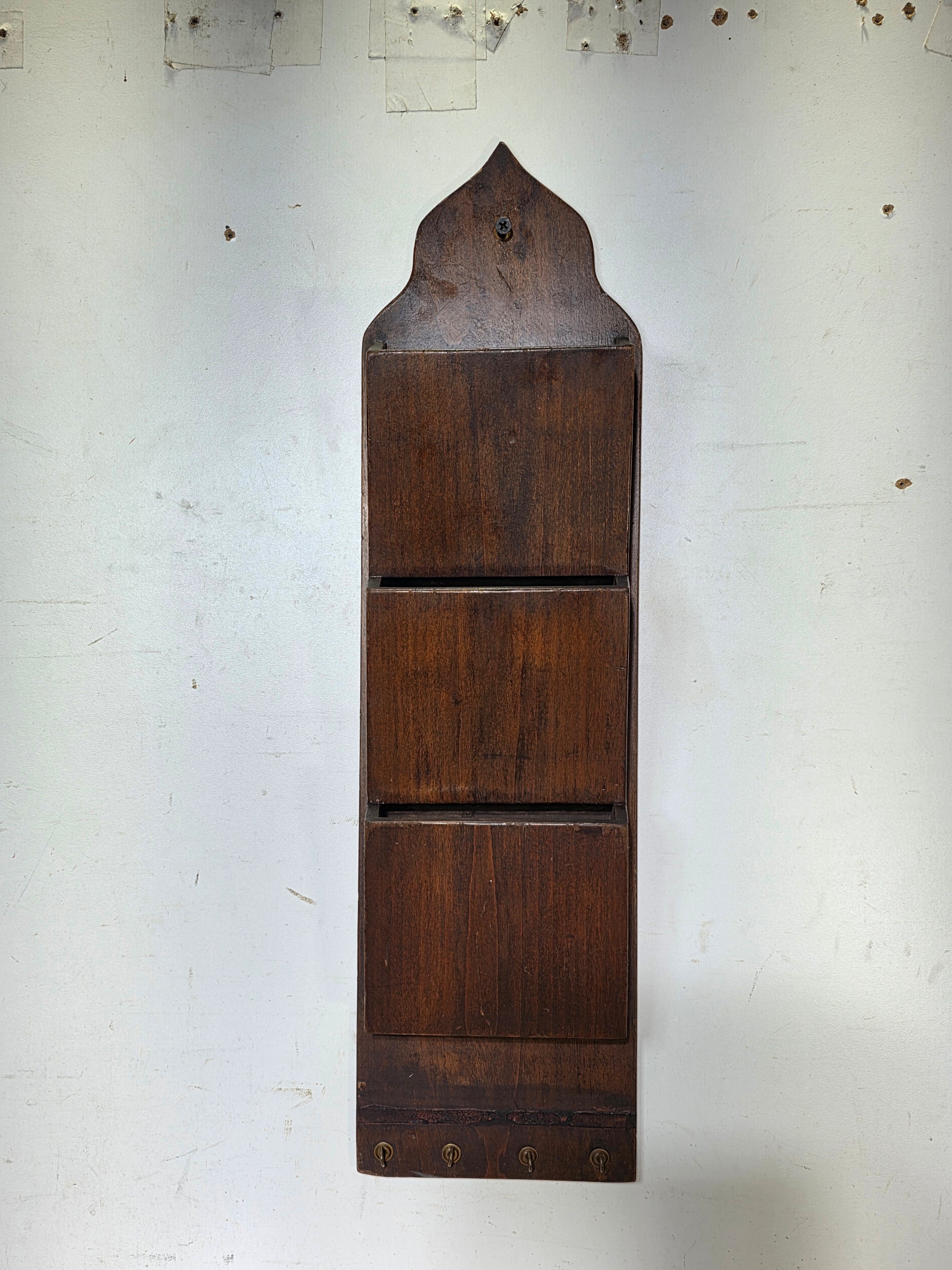 Vintage Wood Wall-Mounted Mail Organizer & Key Rack with 4 Hooks