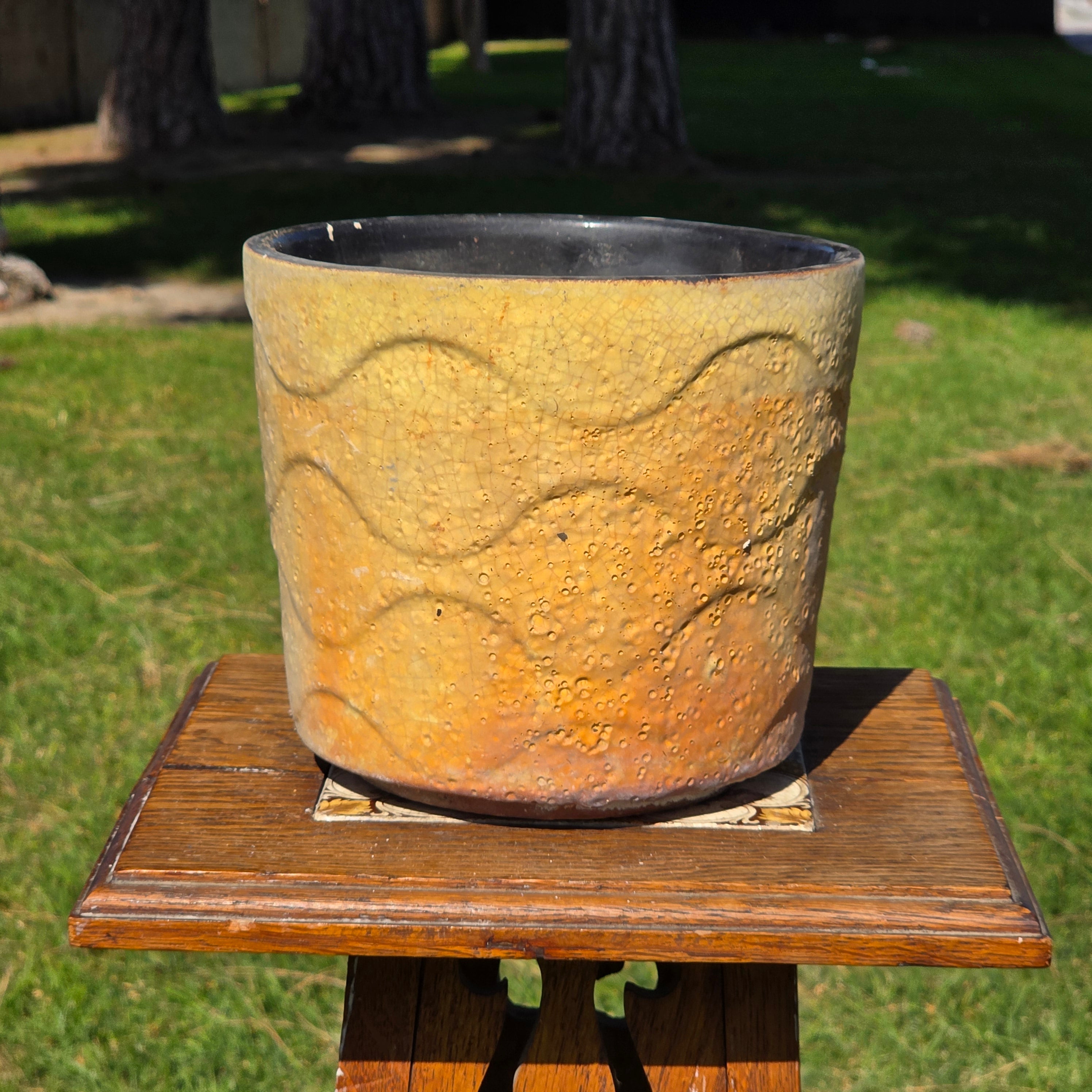Vintage FP21 USA Studio Pottery Planter Lava Glaze Yellow Wave Pattern 6.75"H