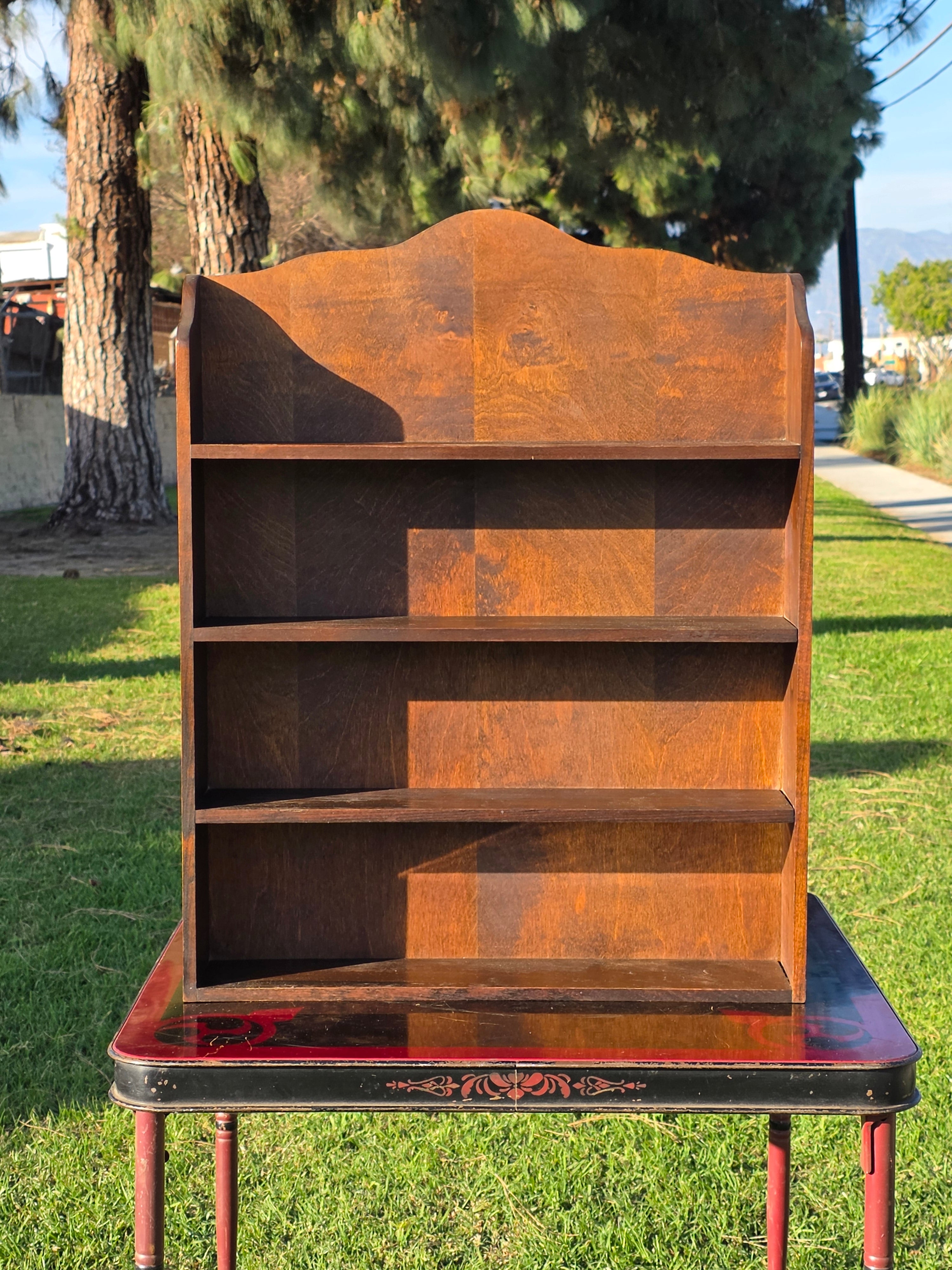 Vintage Mid-Century Scalloped Wood Wall Shelf – 4-Tier Display Rack / Spice Rack