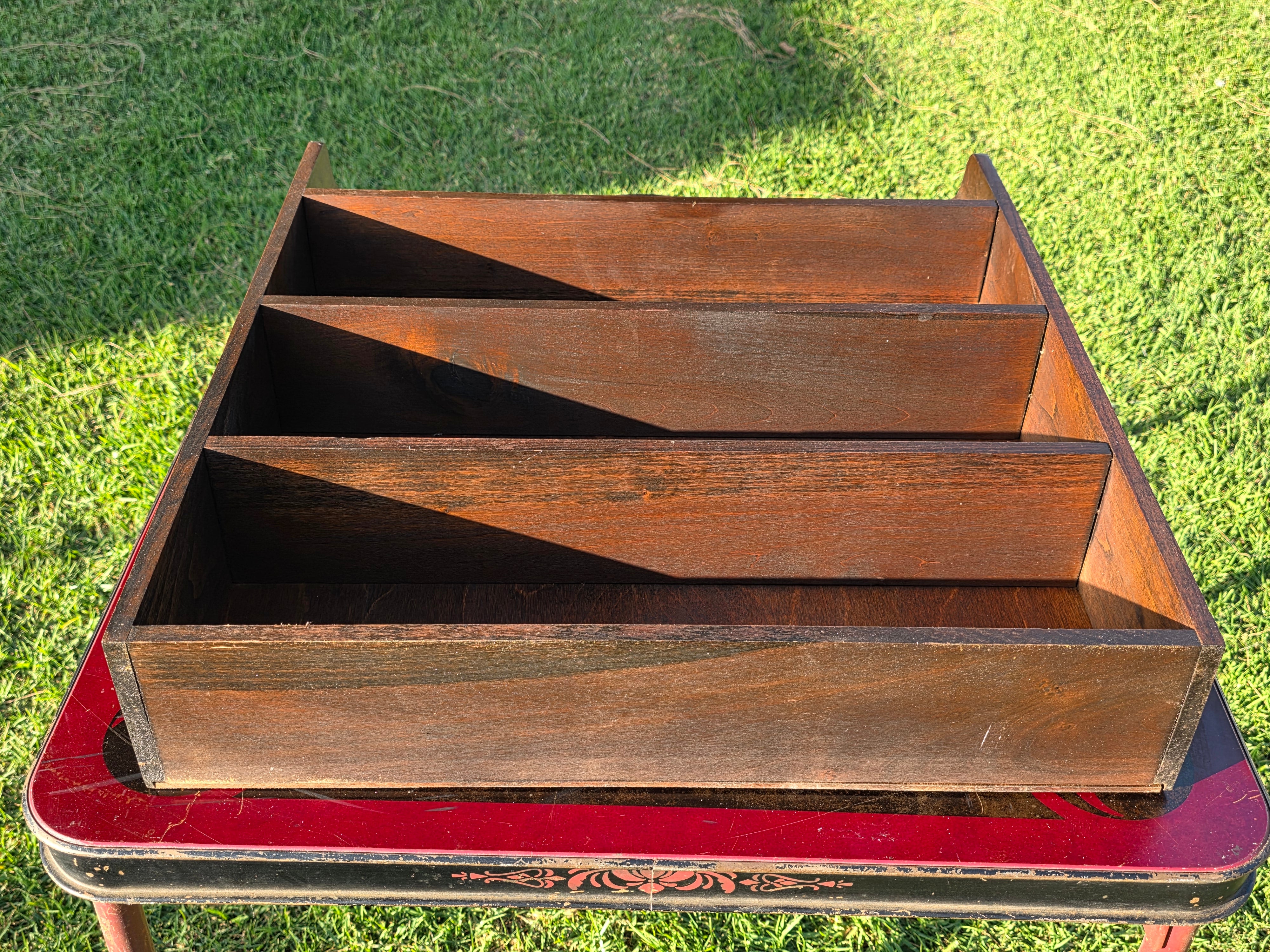Vintage Mid-Century Scalloped Wood Wall Shelf – 4-Tier Display Rack / Spice Rack