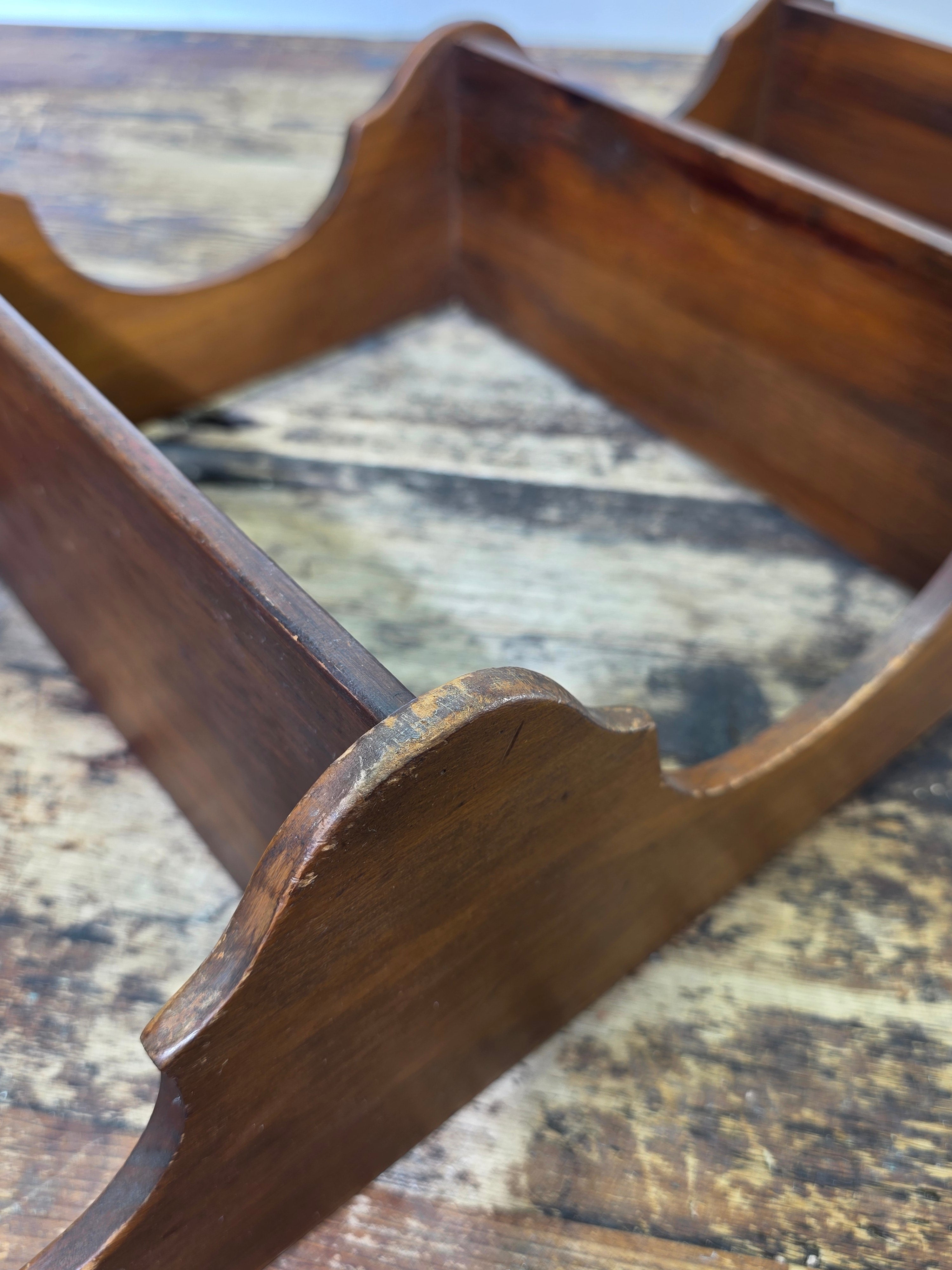 Vintage 3-Tier Wooden Wall Shelf w/ Scalloped Sides Early American Style (AS-IS)