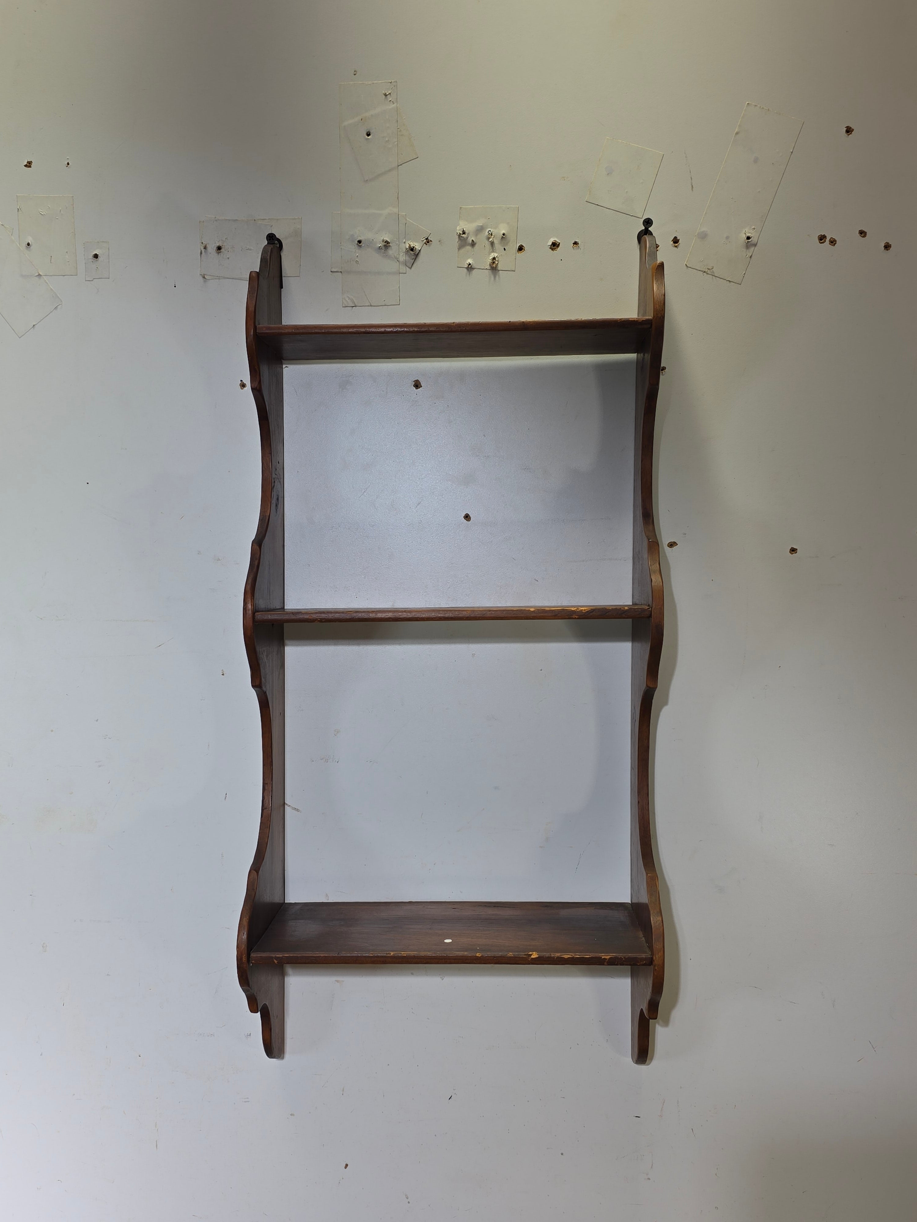 Vintage 3-Tier Wooden Wall Shelf w/ Scalloped Sides Early American Style