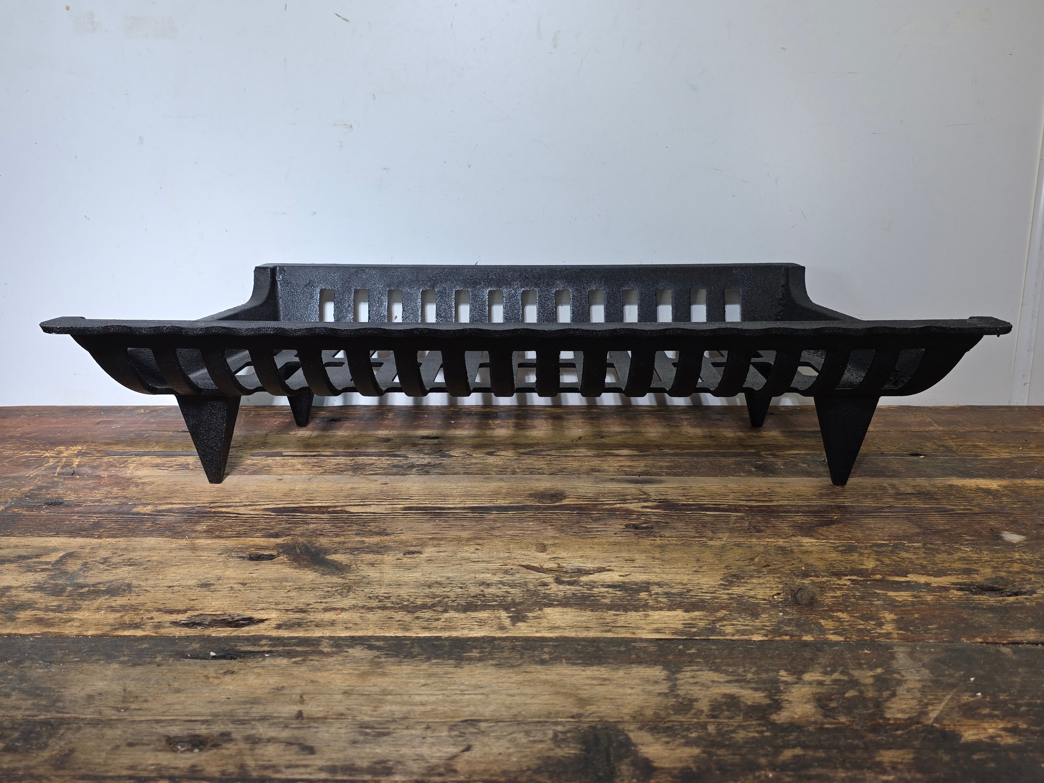 26" Heavy-Duty Cast Iron Tapered Fireplace Log Grate