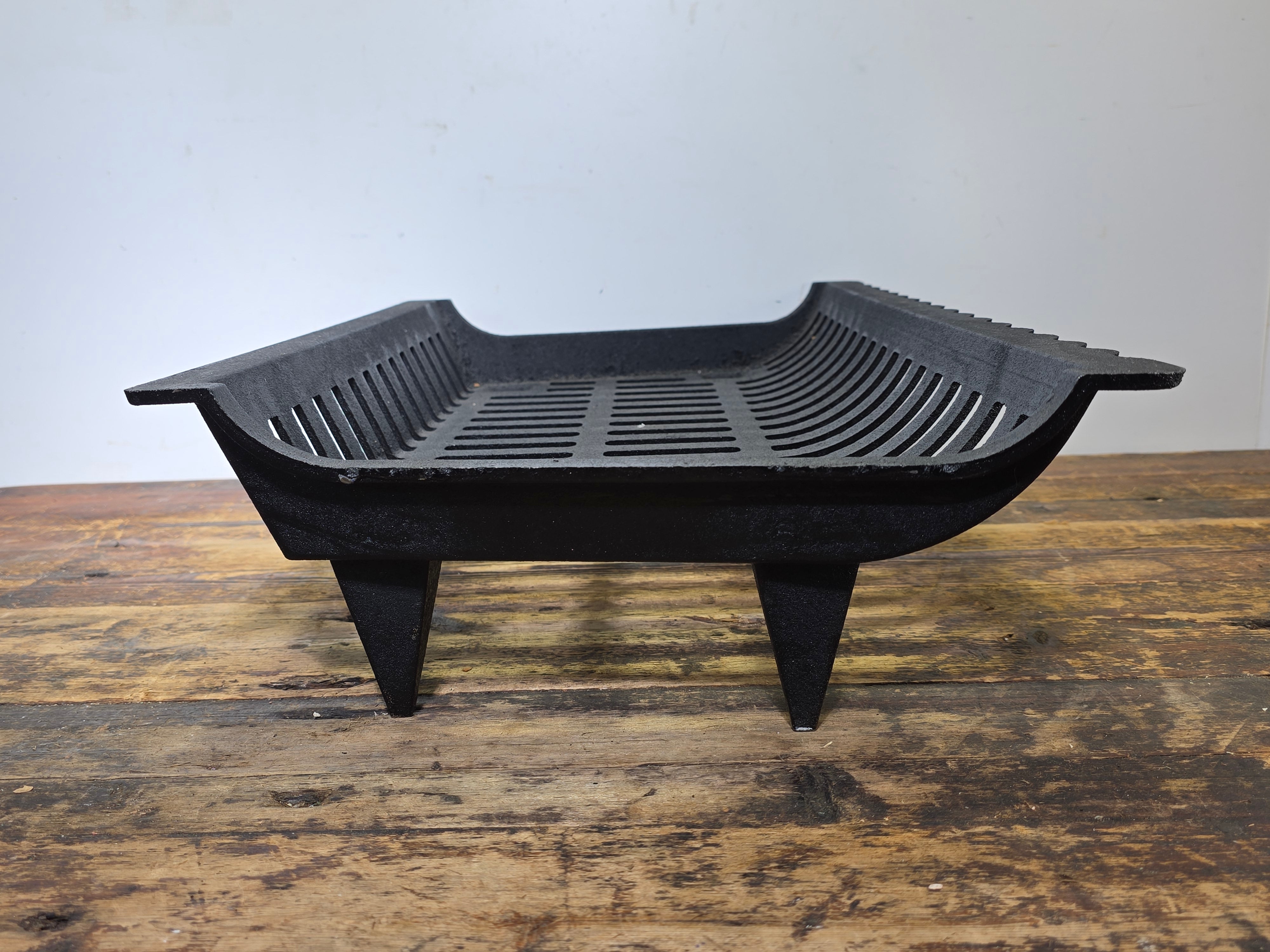 26" Heavy-Duty Cast Iron Tapered Fireplace Log Grate