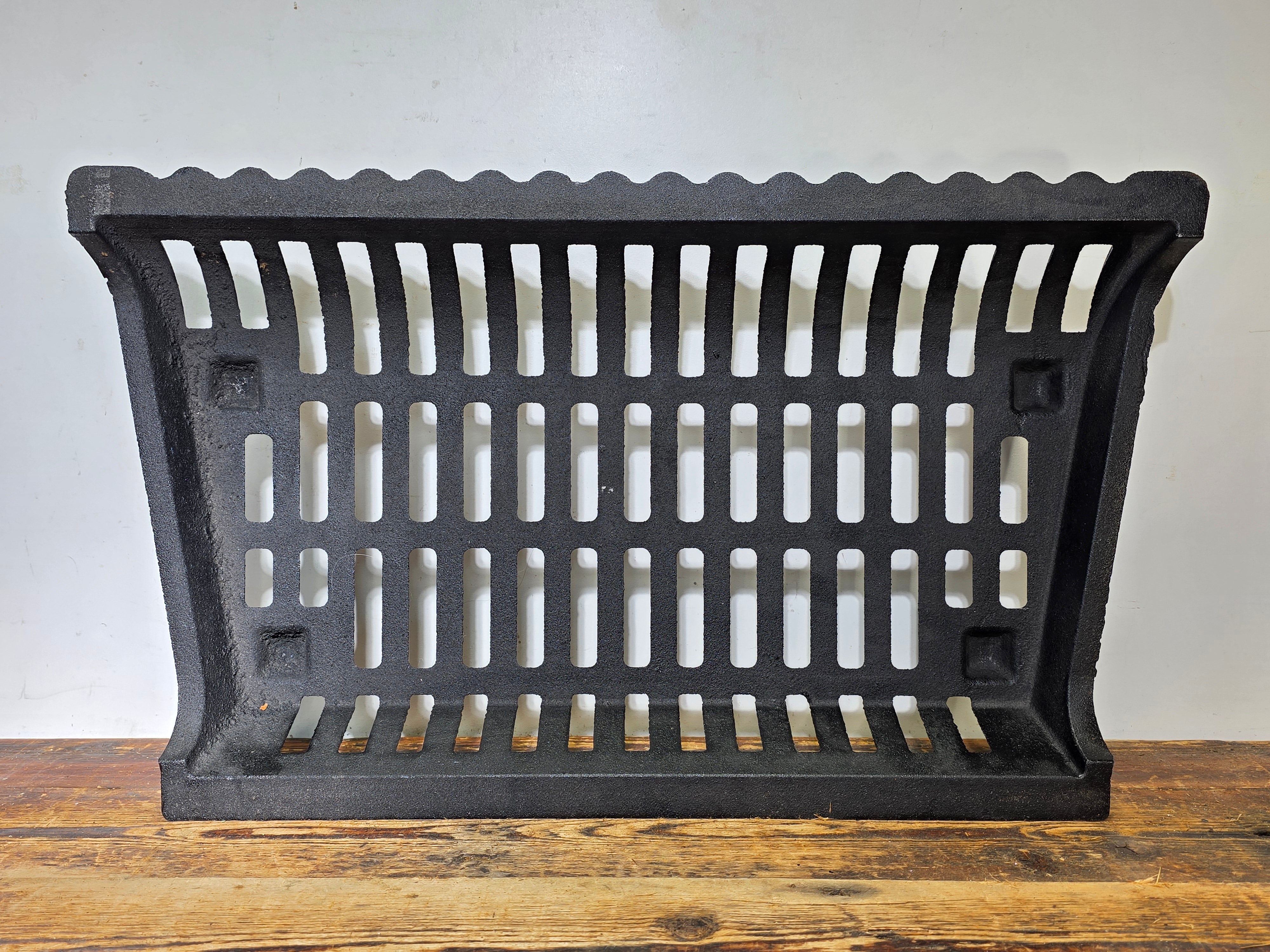26" Heavy-Duty Cast Iron Tapered Fireplace Log Grate