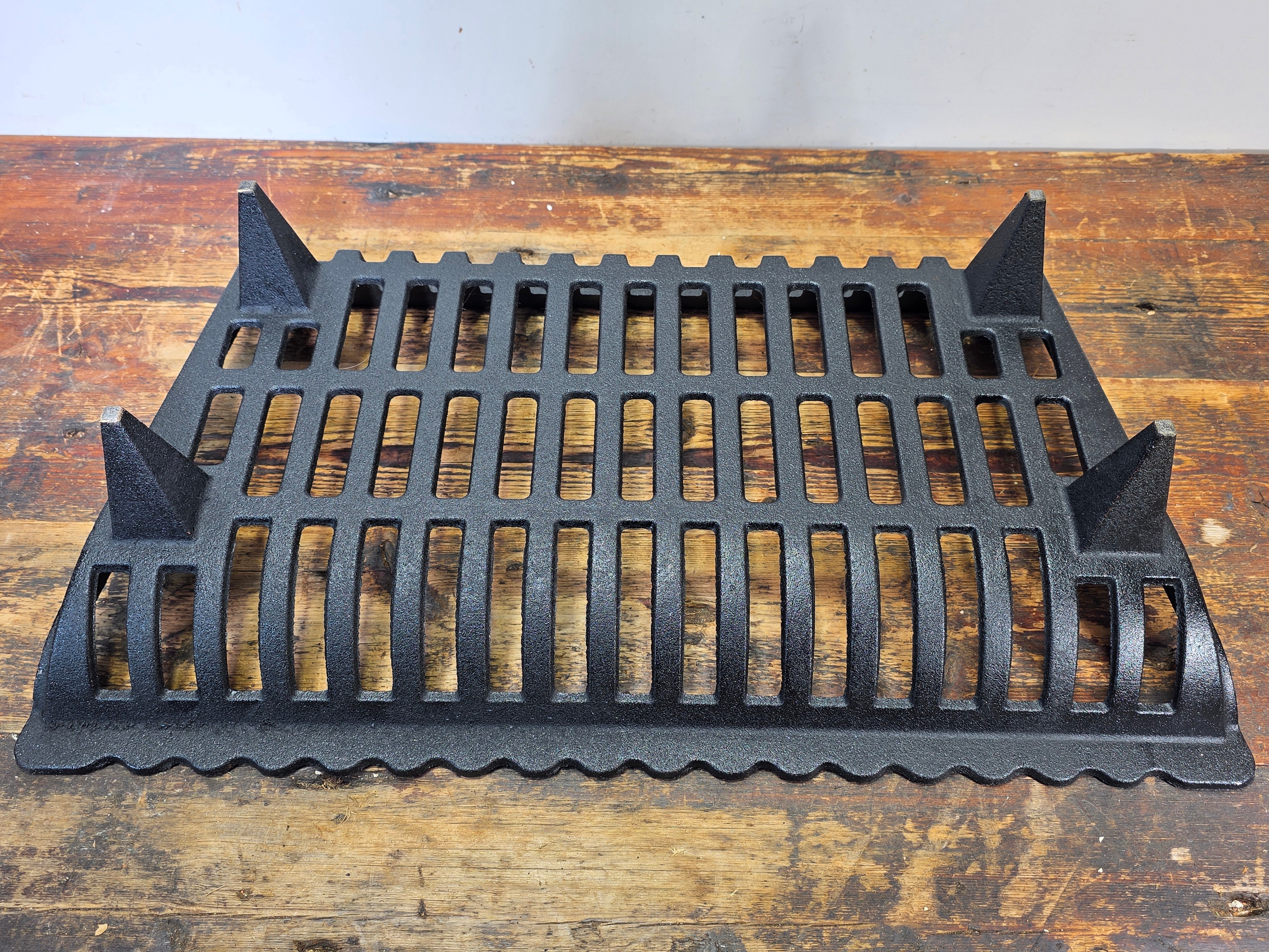 26" Heavy-Duty Cast Iron Tapered Fireplace Log Grate