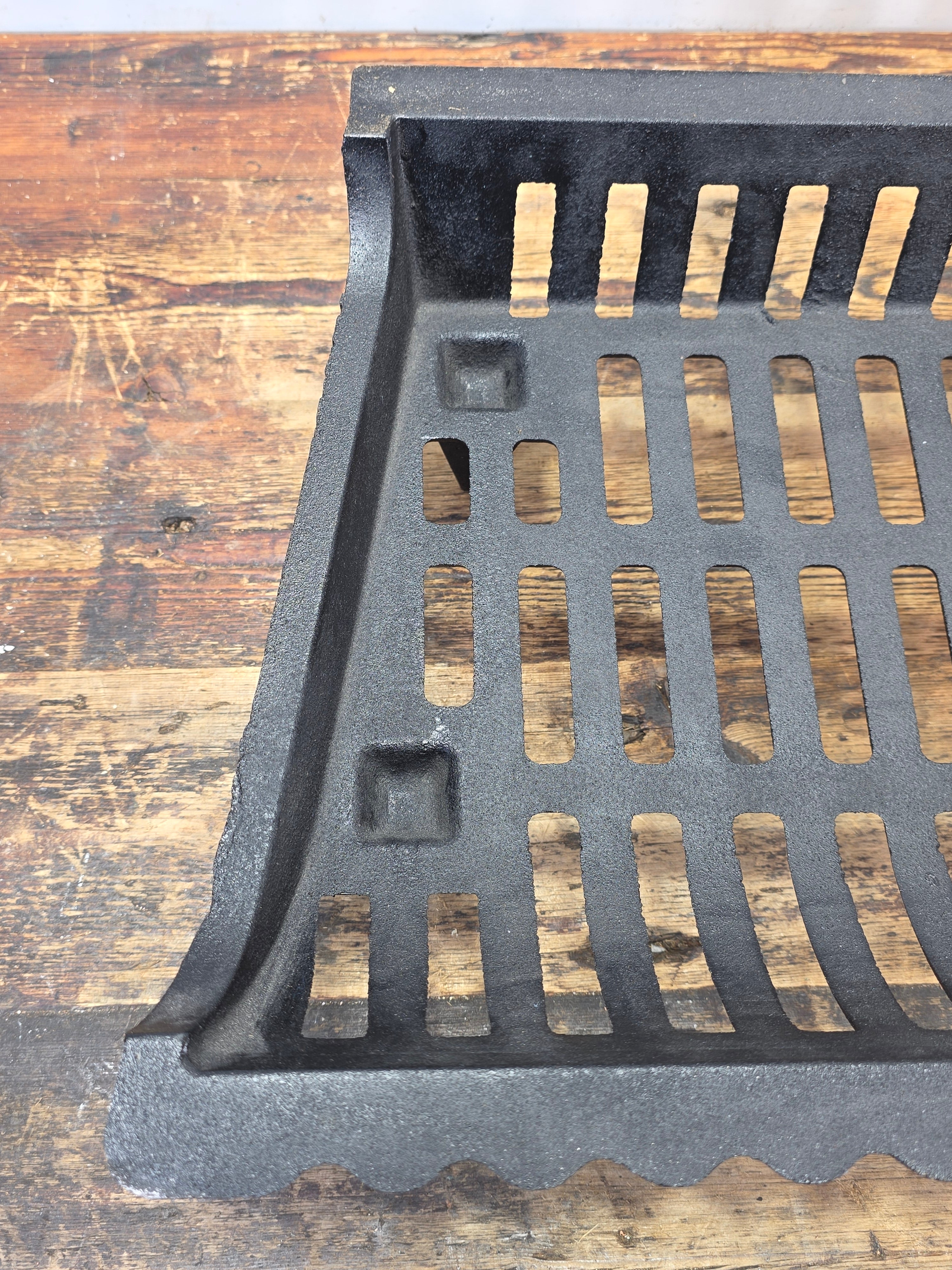 26" Heavy-Duty Cast Iron Tapered Fireplace Log Grate