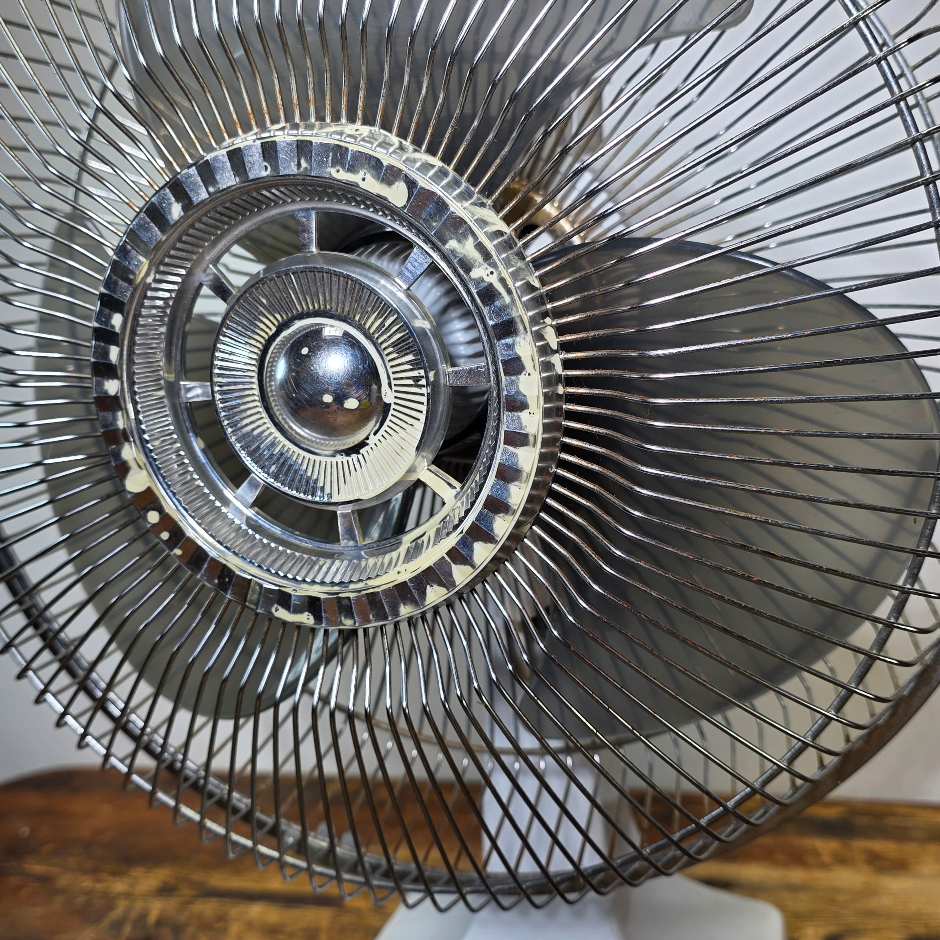 Vintage Windmere DF-12 Oscillating Desk Fan 12" 3-Speed Gray Industrial Retro