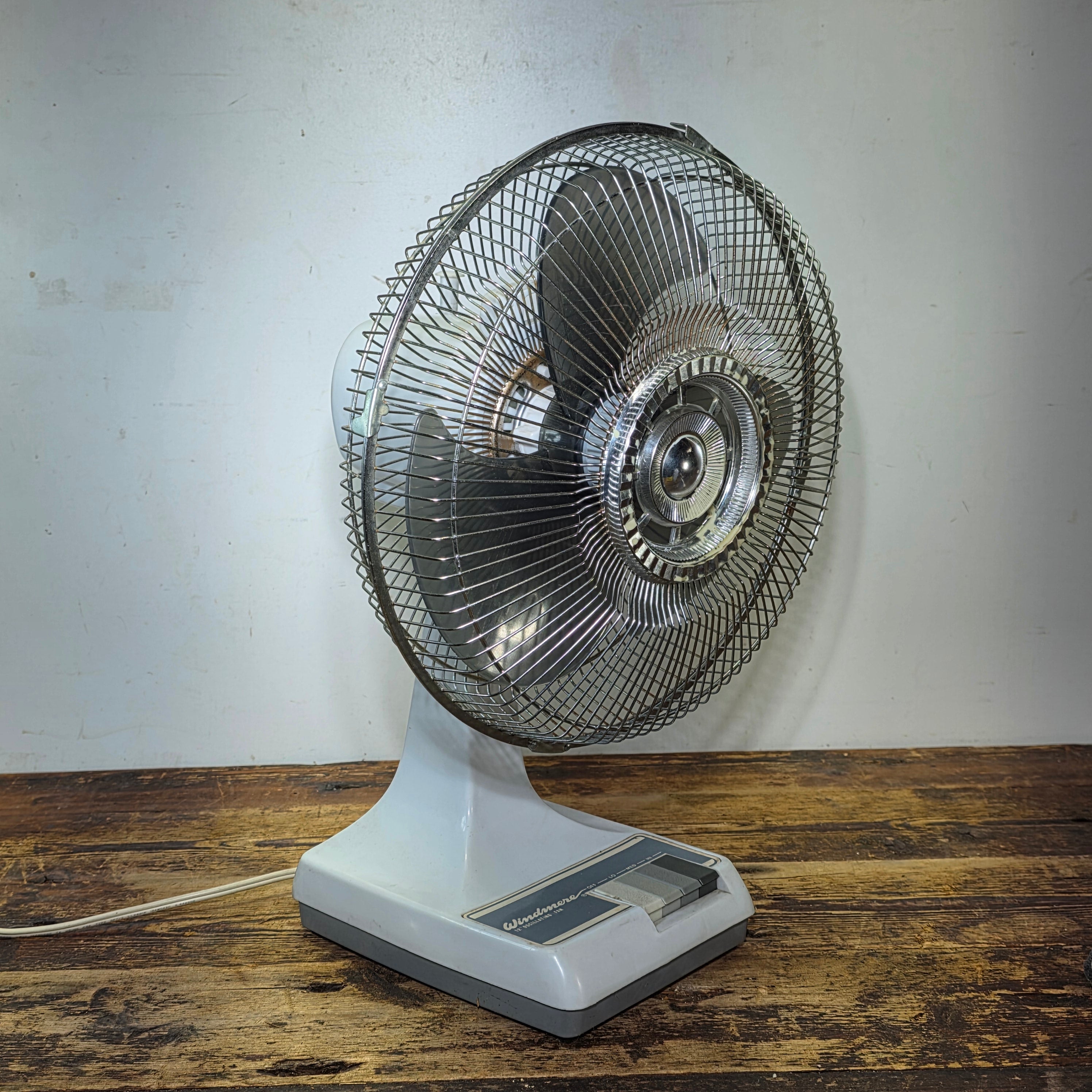 Vintage Windmere DF-12 Oscillating Desk Fan 12" 3-Speed Gray Industrial Retro