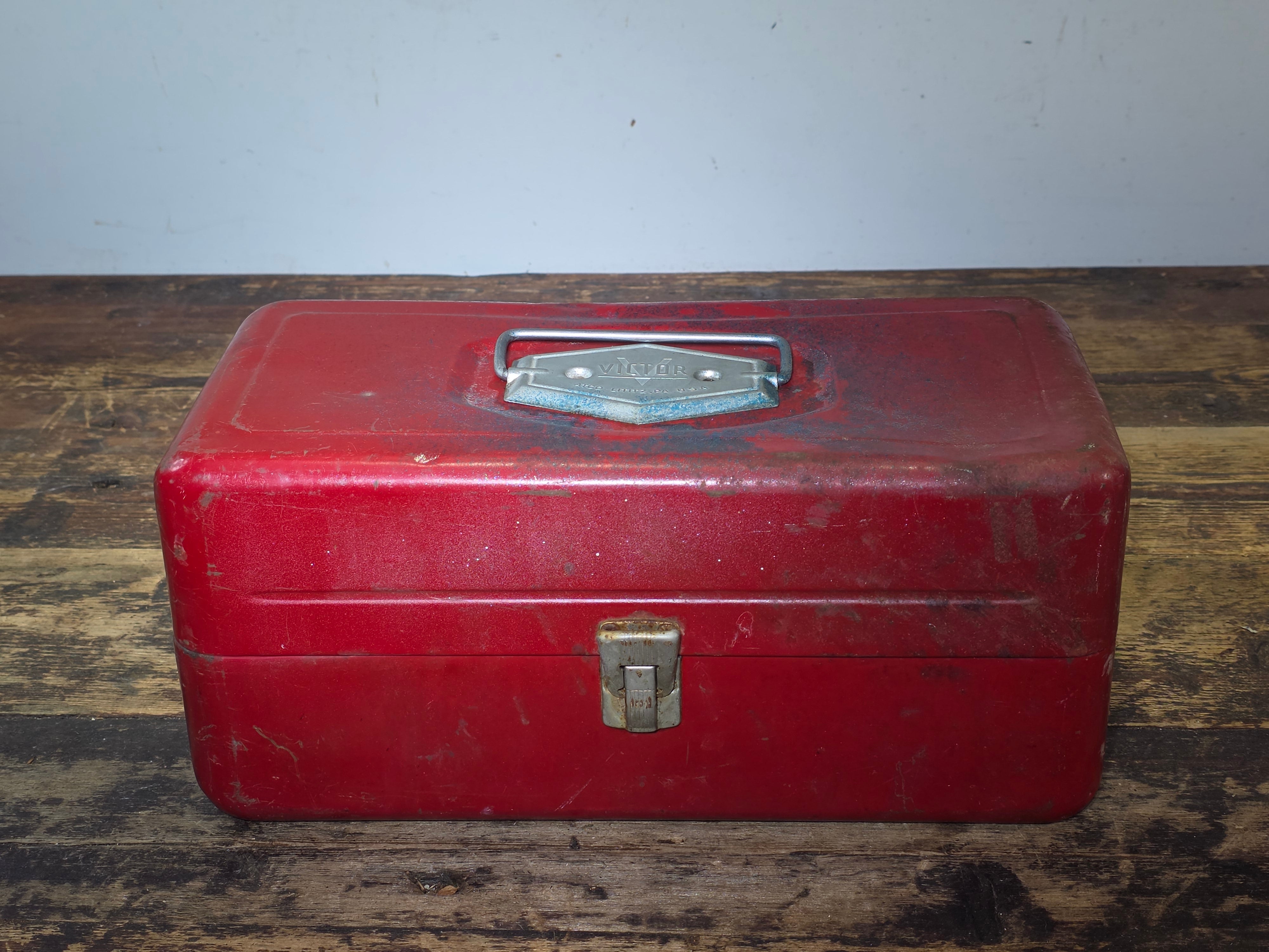 Vintage VICTOR Metal Tackle Box Red 2 Tray ATCO Lititz PA USA Fishing Tool Box