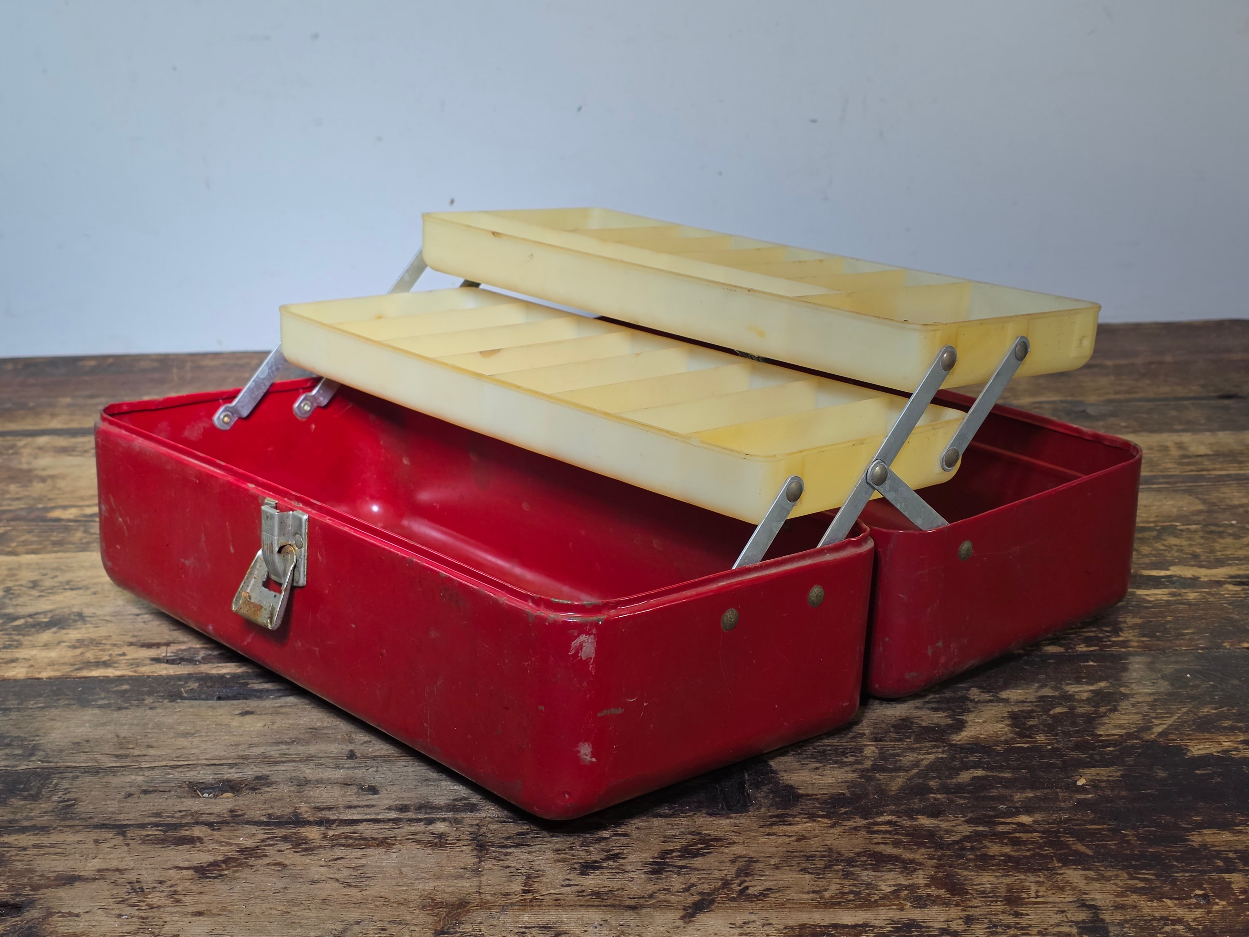 Vintage VICTOR Metal Tackle Box Red 2 Tray ATCO Lititz PA USA Fishing Tool Box