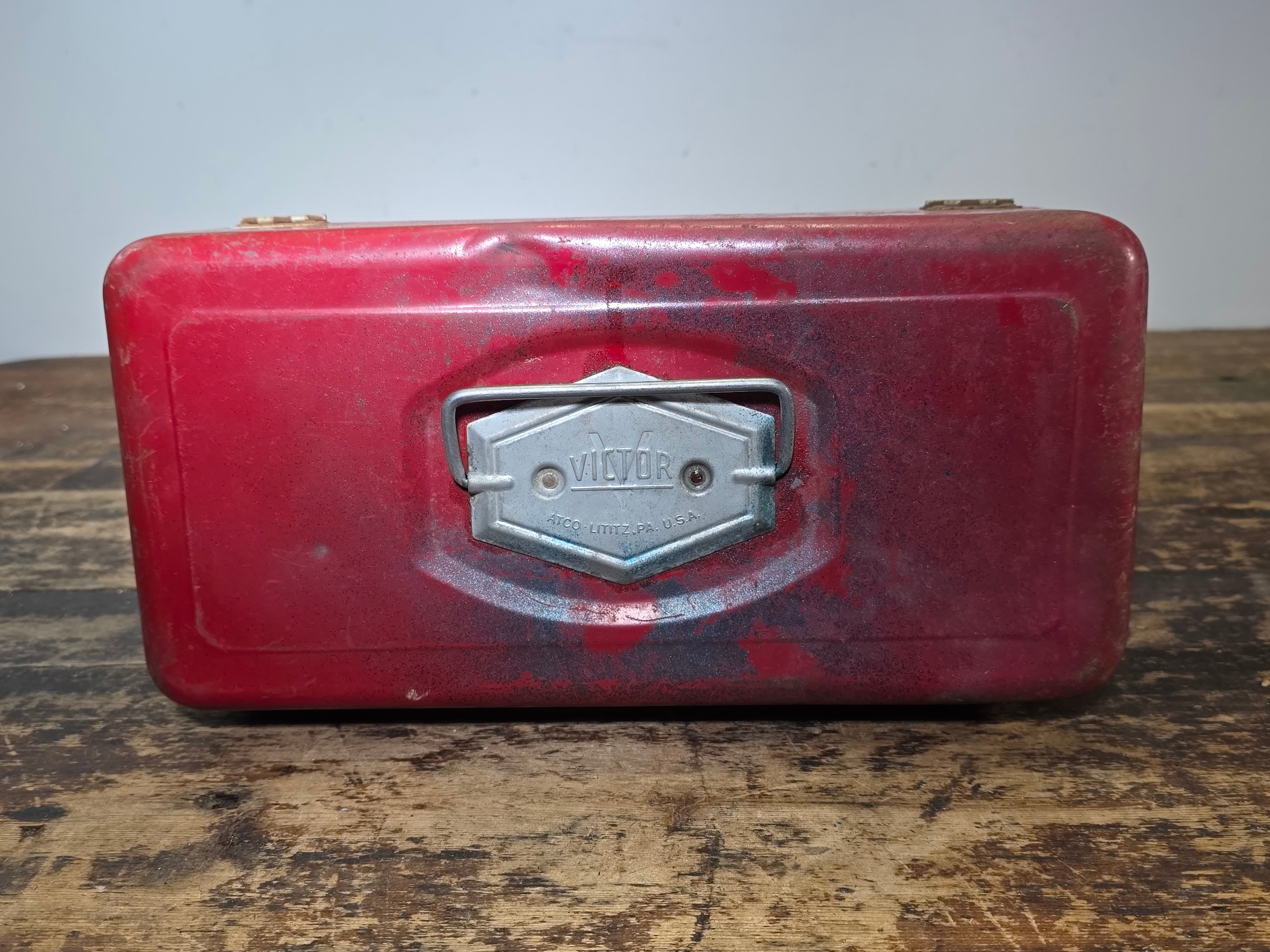 Vintage VICTOR Metal Tackle Box Red 2 Tray ATCO Lititz PA USA Fishing Tool Box