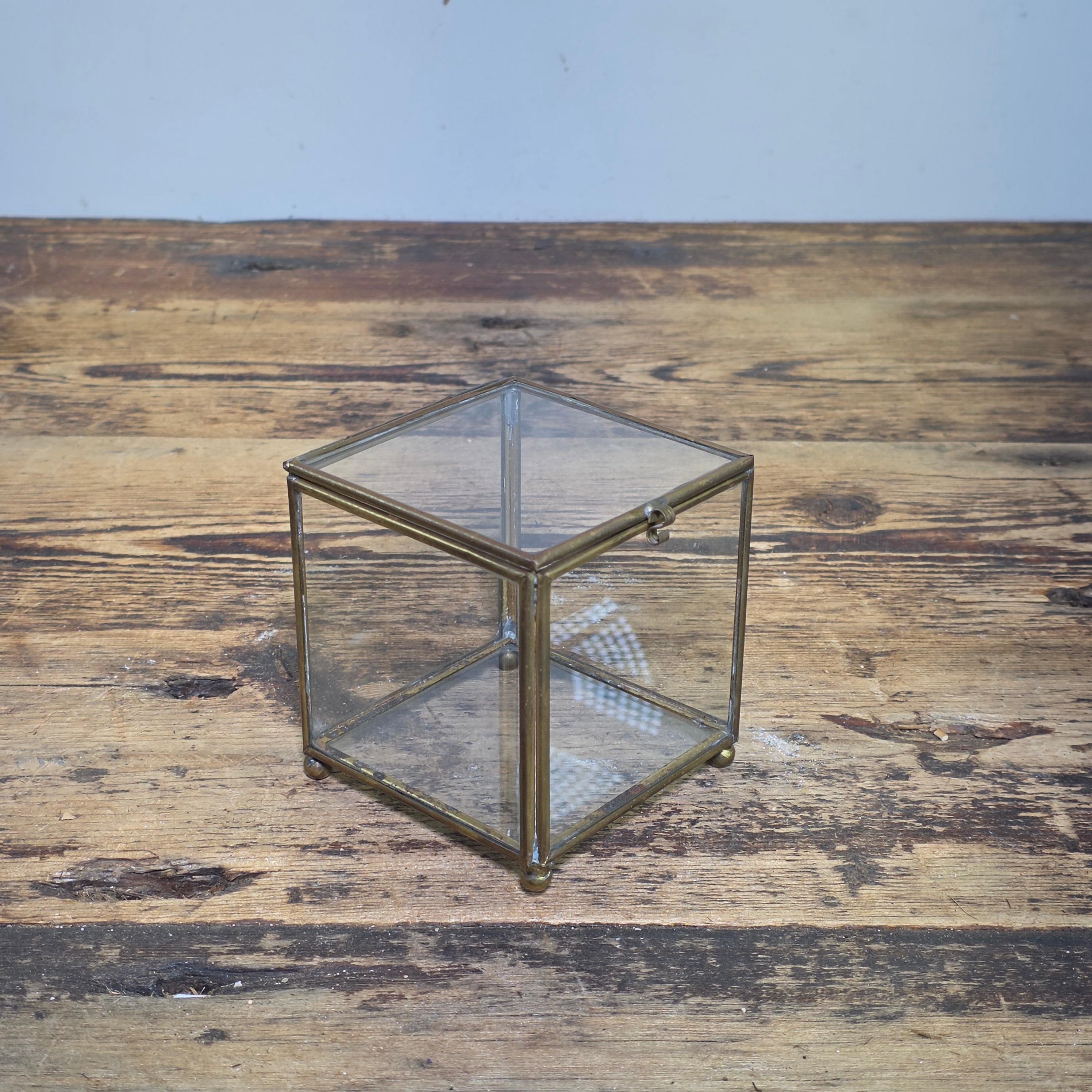 Vintage Brass Glass Cube Display Box Trinket Case Jewelry Curio Ball Feet 3.5"
