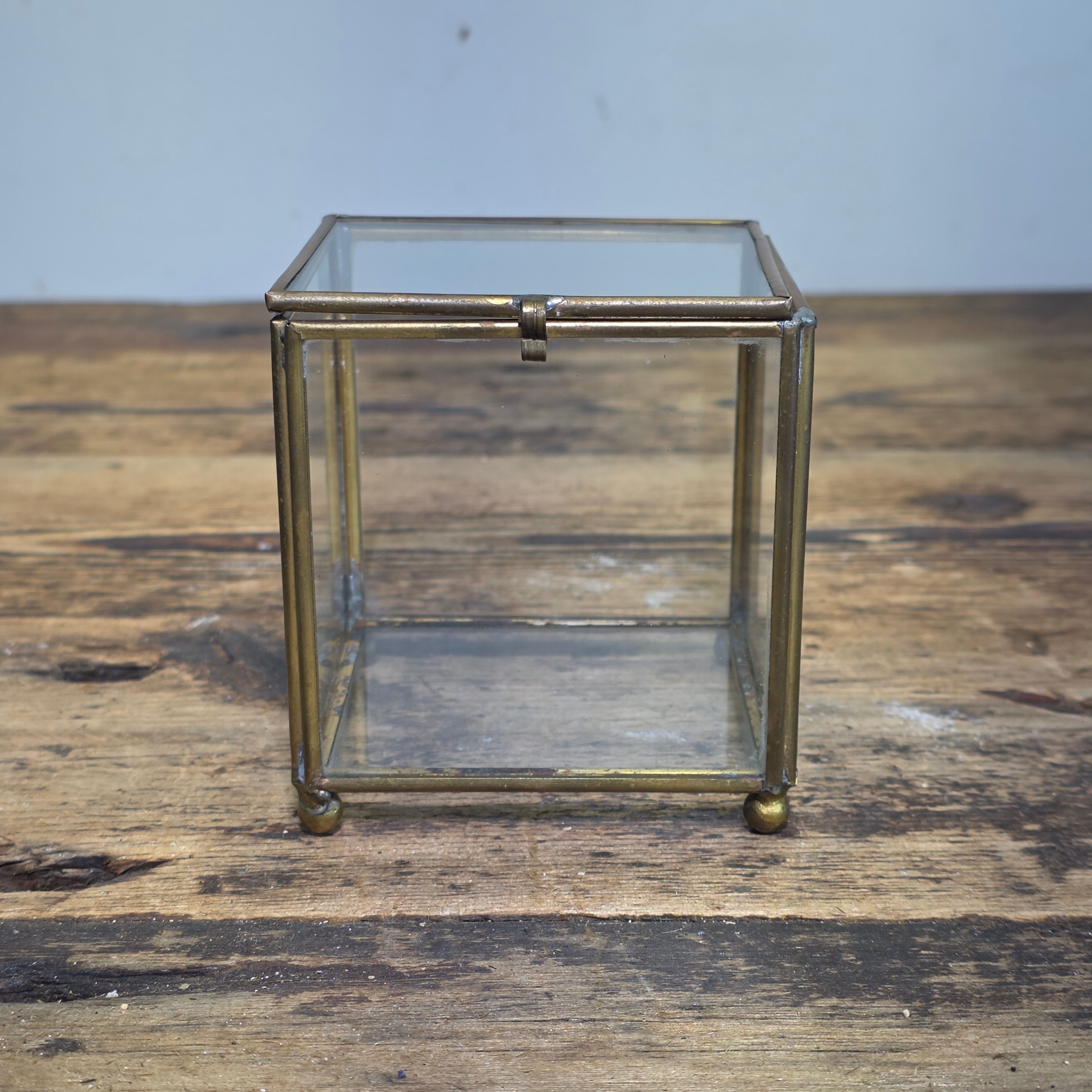 Vintage Brass Glass Cube Display Box Trinket Case Jewelry Curio Ball Feet 3.5"