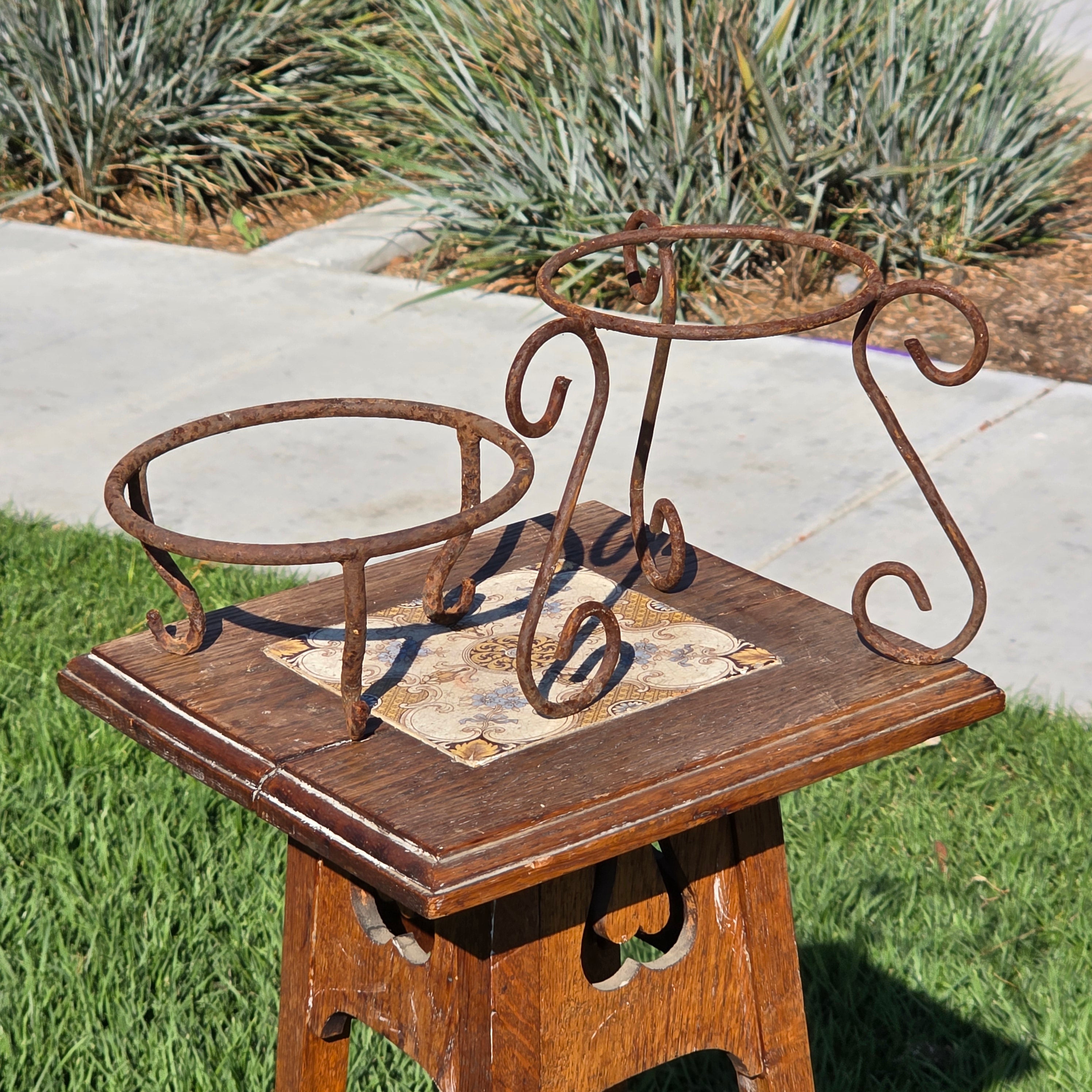 2pc Vintage Wrought Iron Plant Stand Set Rustic Heavy Rust Scroll Pot Holder