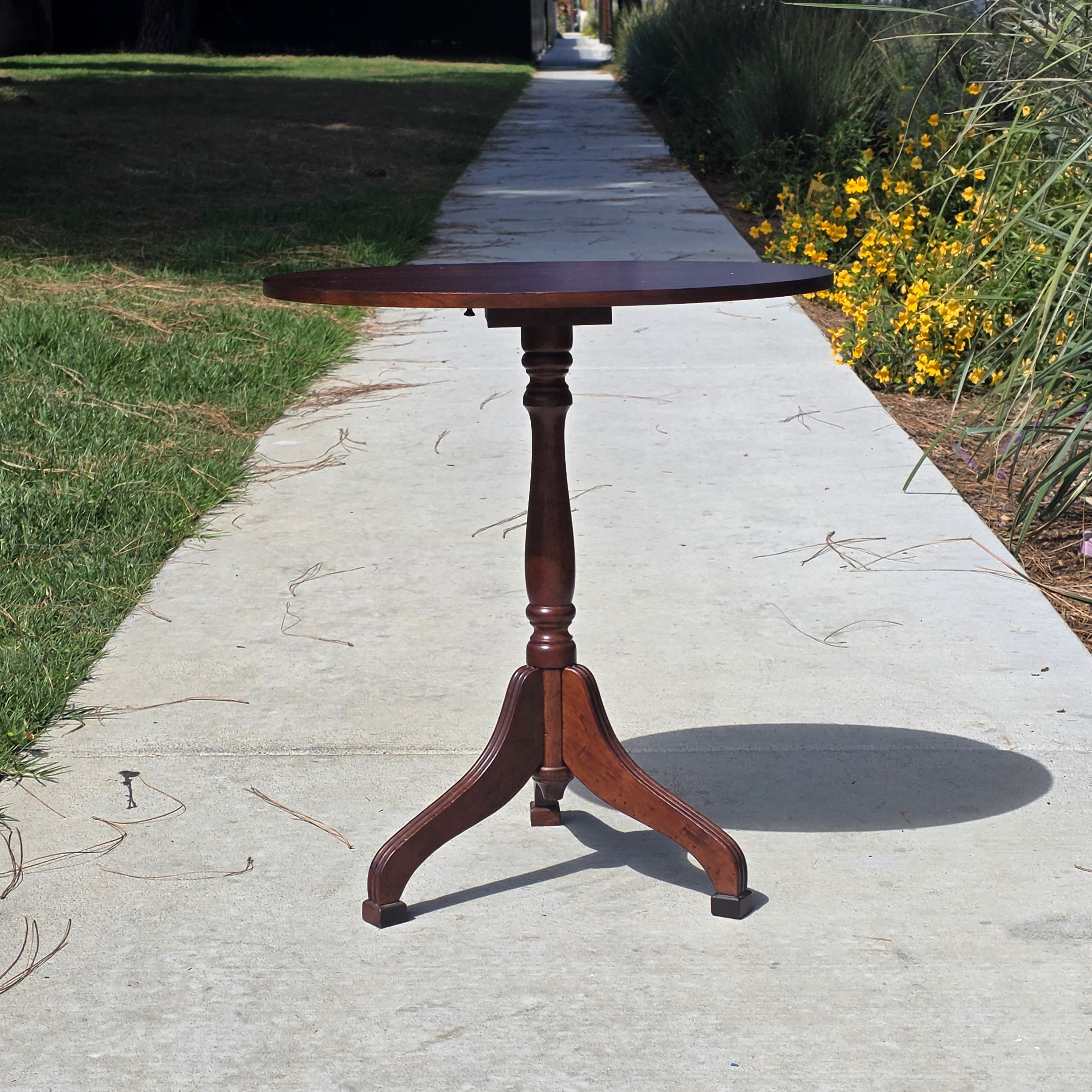 Bombay Company Vintage Mahogany Tilt Top Oval Side Table Pedestal Tripod 1990s
