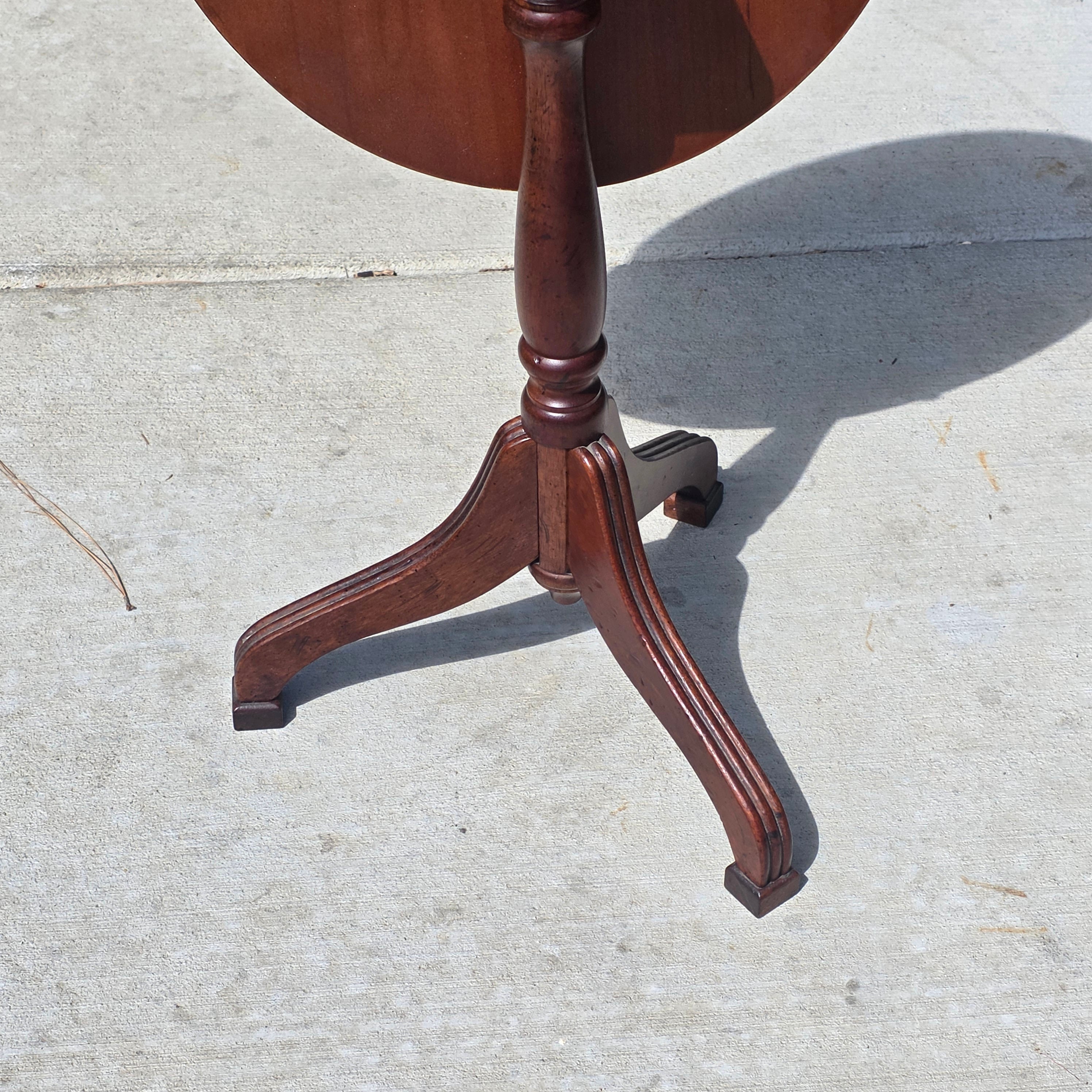 Bombay Company Vintage Mahogany Tilt Top Oval Side Table Pedestal Tripod 1990s