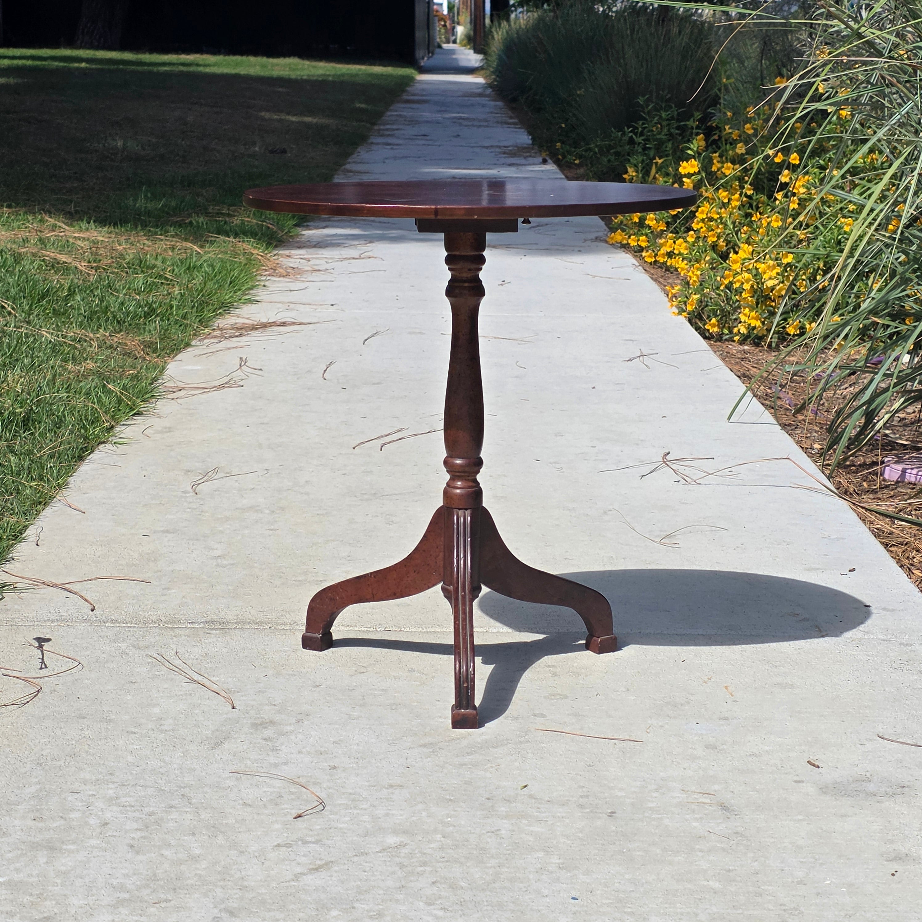 Bombay Company 1990 Vintage Tilt Top Side Table Burl Wood Finish Tripod Pedestal