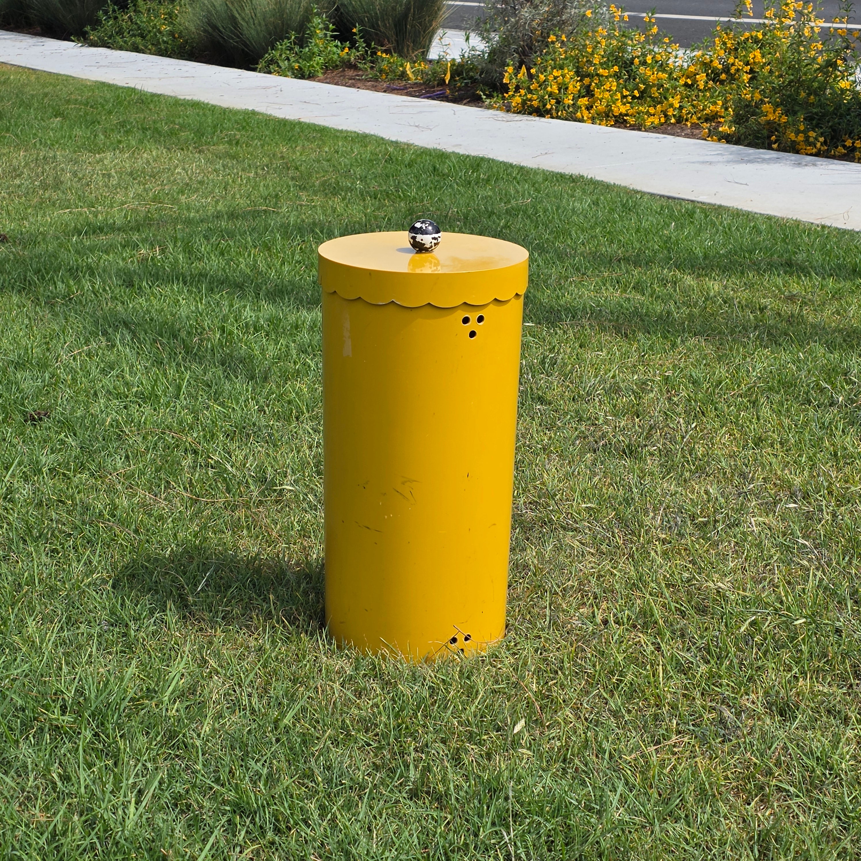 Vintage Mid Century Modern Yellow Plastic Laundry Hamper Scalloped Lid 1960s Retro